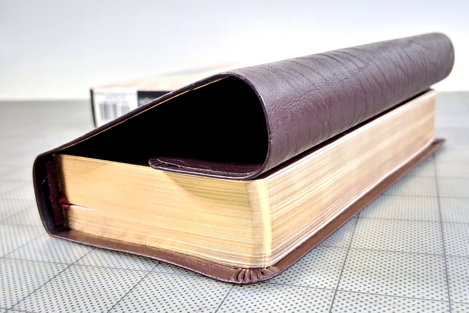 NKJV Holy Bible Compact Edition Bonded Leather Burgundy by Thomas Nelson Read!