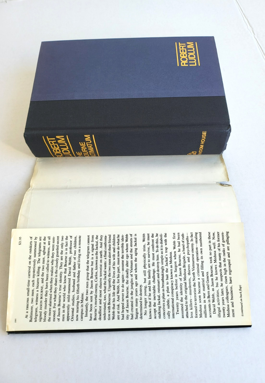 The Bourne Ultimatum by Robert Ludlum (1990, Random House) FIRST EDITION! HC, DJ