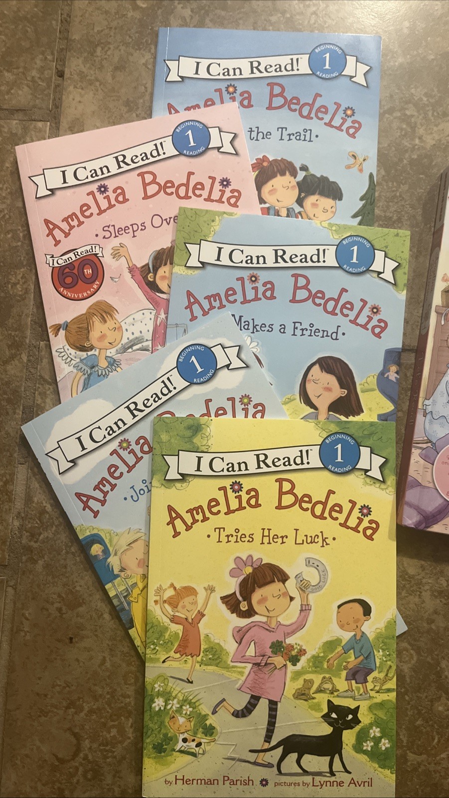 Lot of 8 GIRLS READERS LEVEL 1 Books Step into I Can Read Reading Scholastic