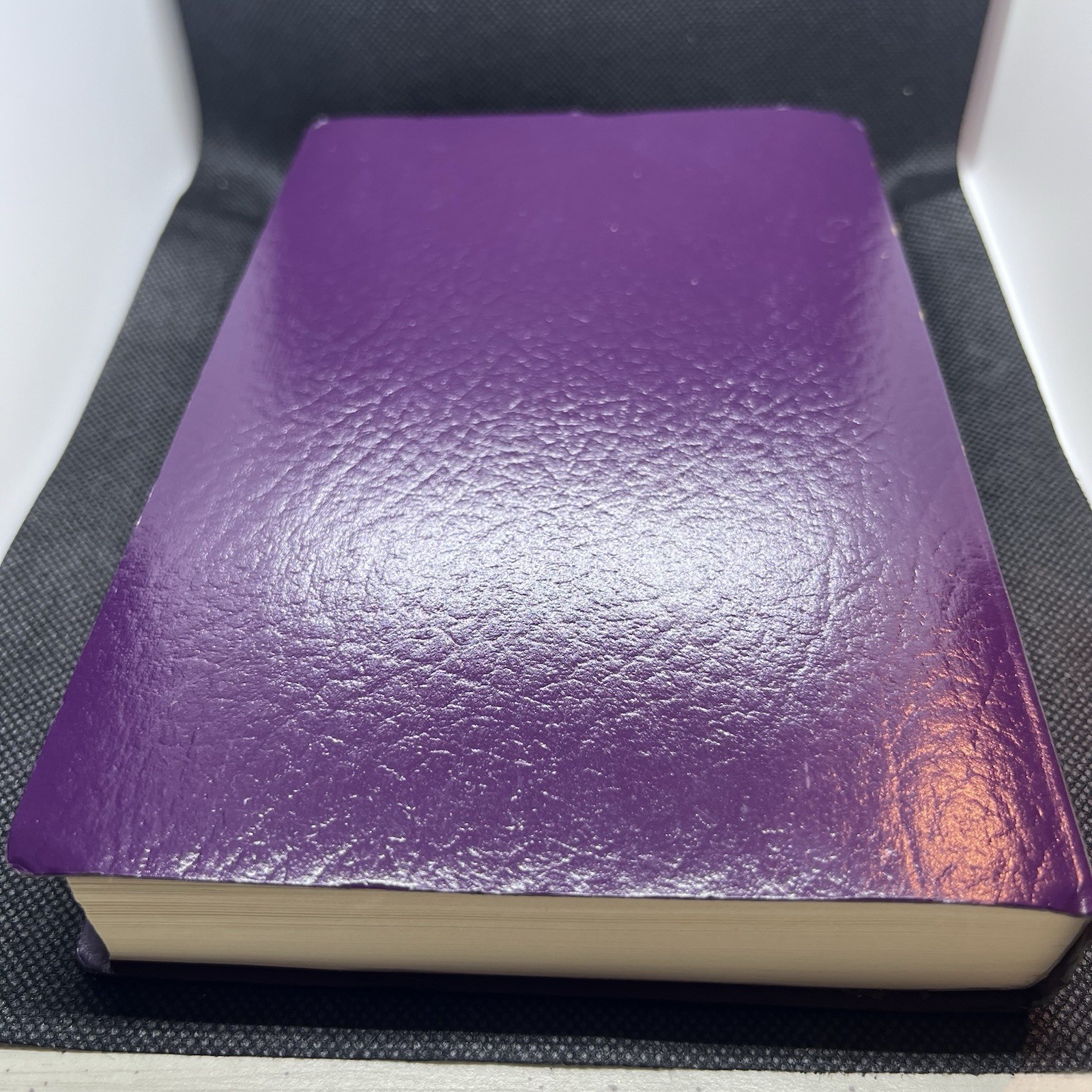 1982 Nelson Holy Bible New King James Version NKJV Black Leather Red Letter