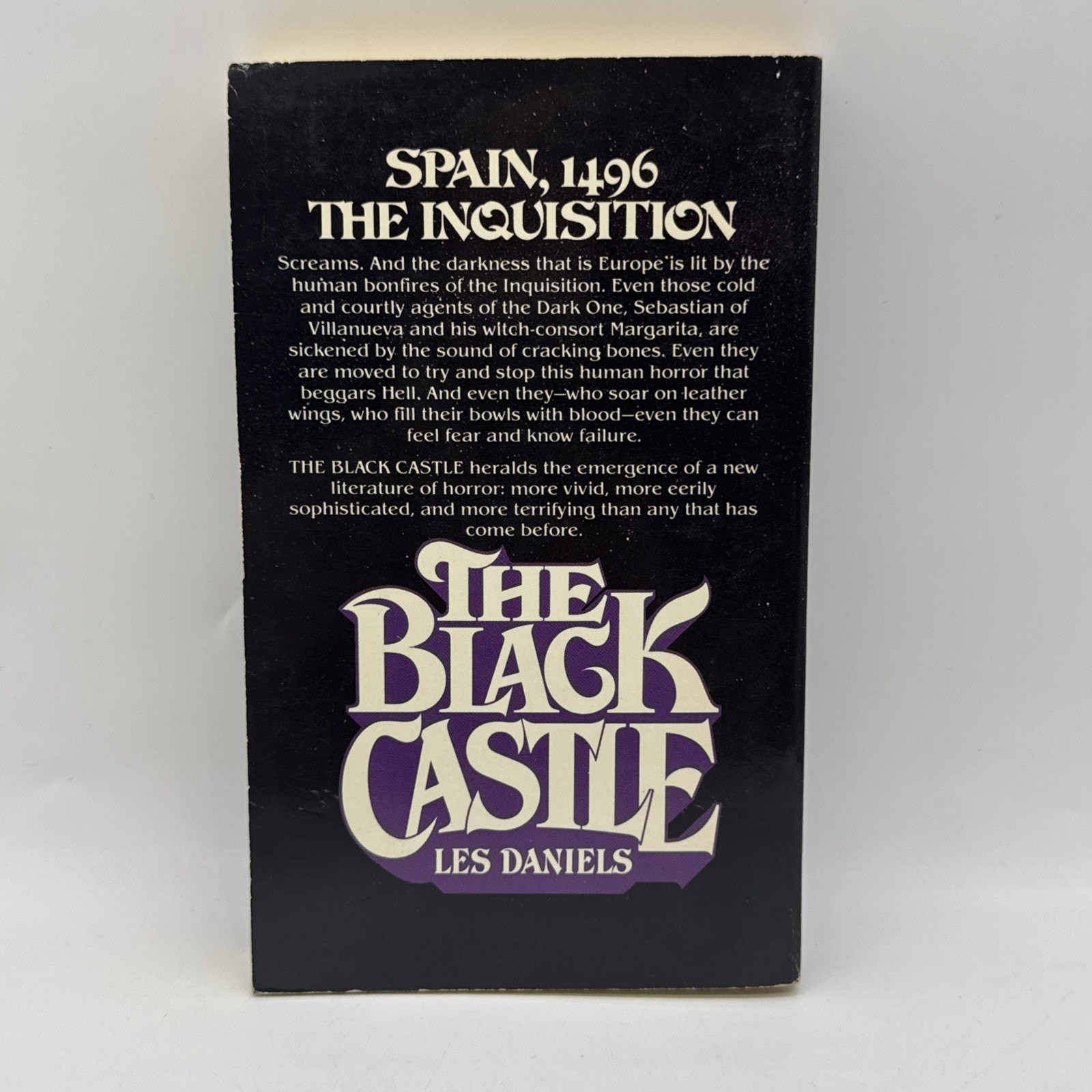 THE BLACK CASTLE BY LES DANIELS PB BOOK 1ST BERKLEY (1979)