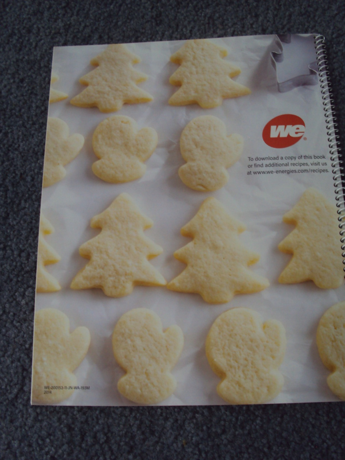 2020 Wisconsin Electric WE Energies Christmas Cooky Cookie Book Cookbook