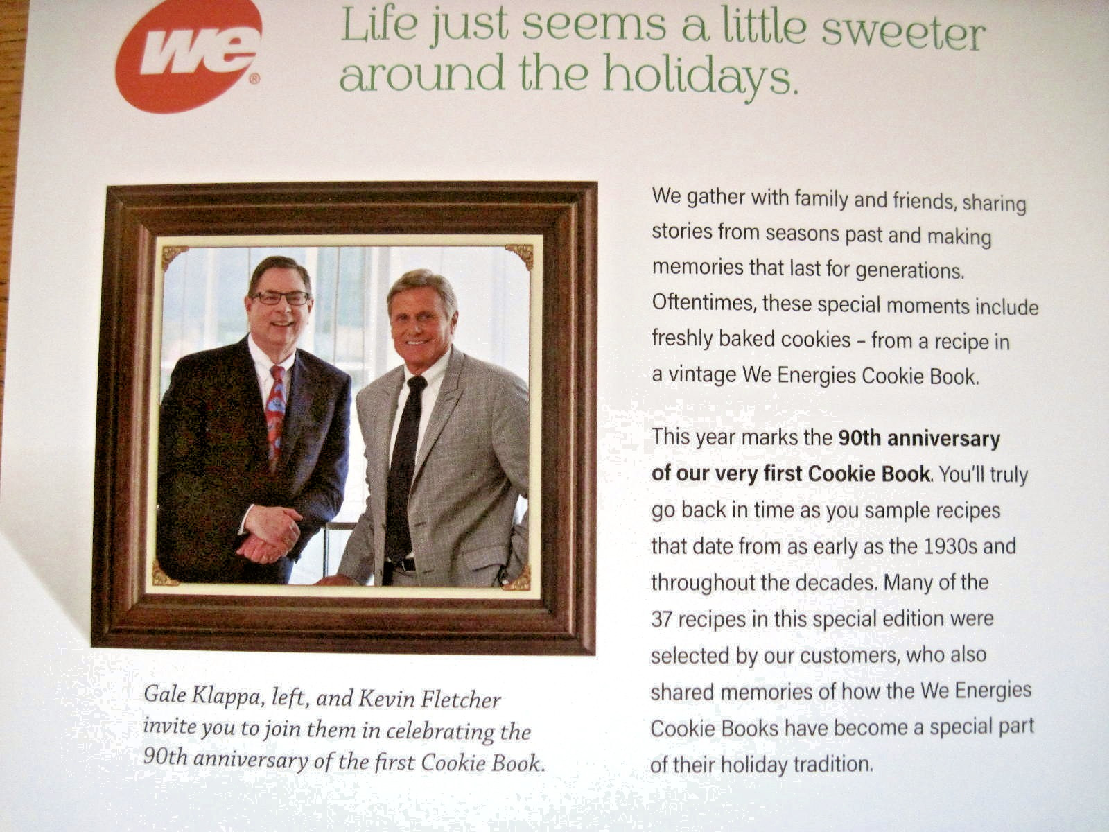 2018 WE ENERGIES CHRISTMAS COOKIE BOOK-90th ANNIVERSARY- Wisconsin Electric Co.