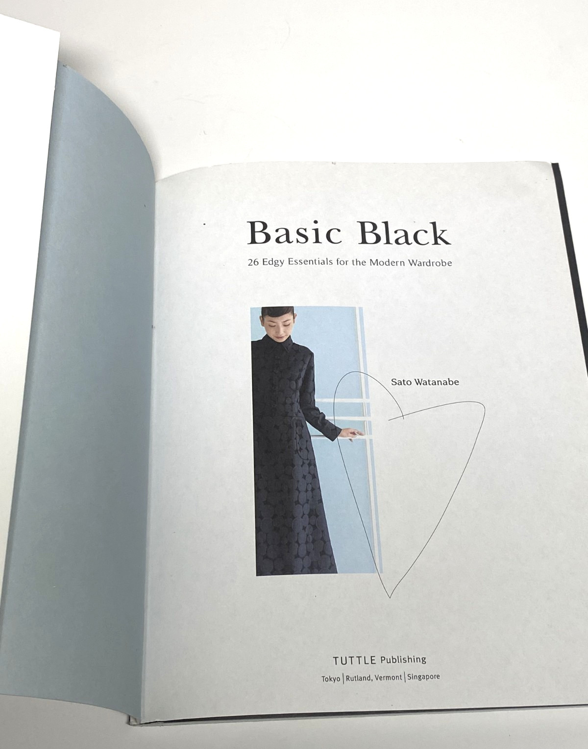 Basic Black 26 Edgy Essentials Patterns (INCLUDED) Book by Sato Watanabe 2012
