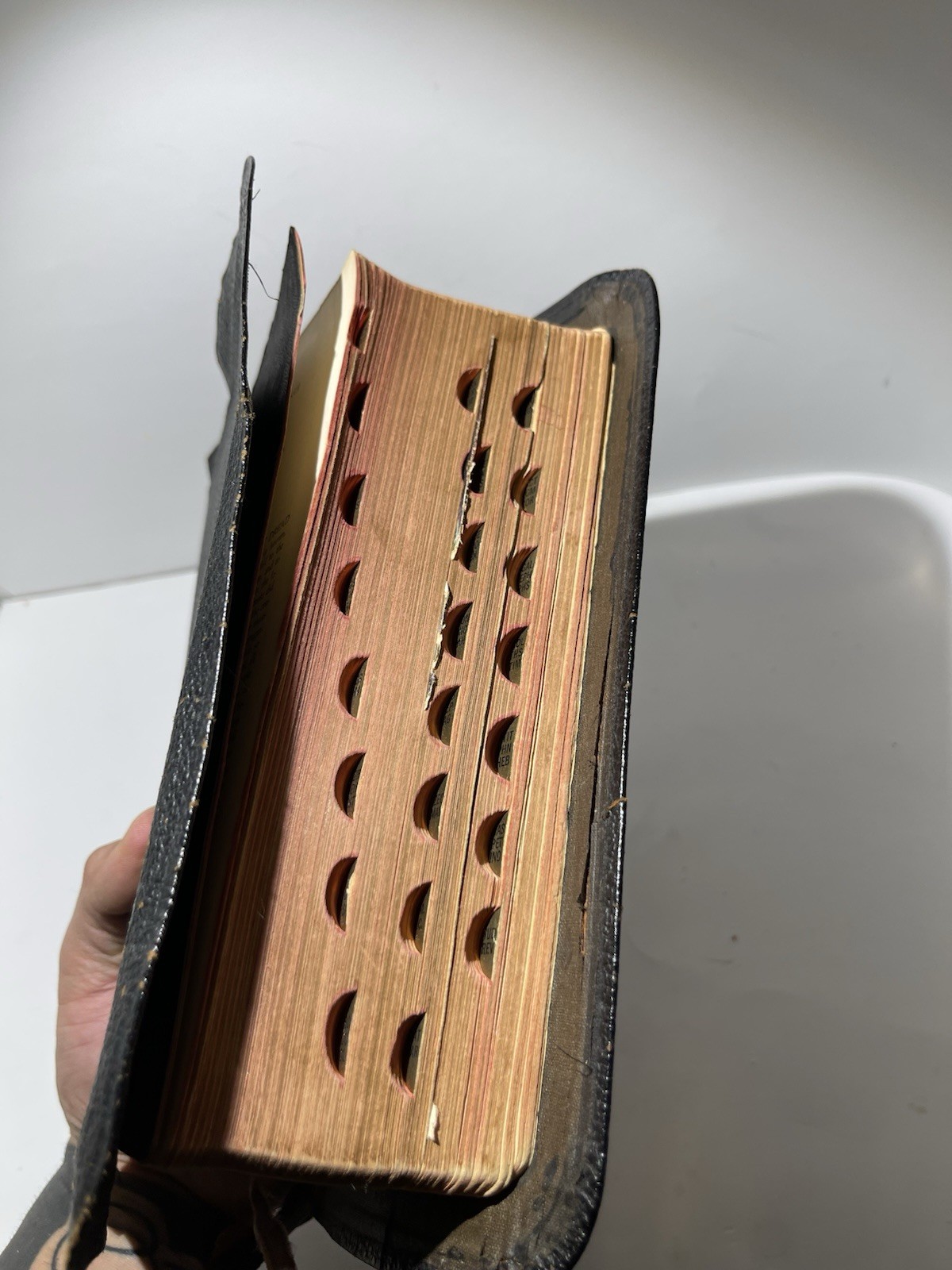KJV HOLY BIBLE King James Version Black Thumb Index 1947 Printed In USA