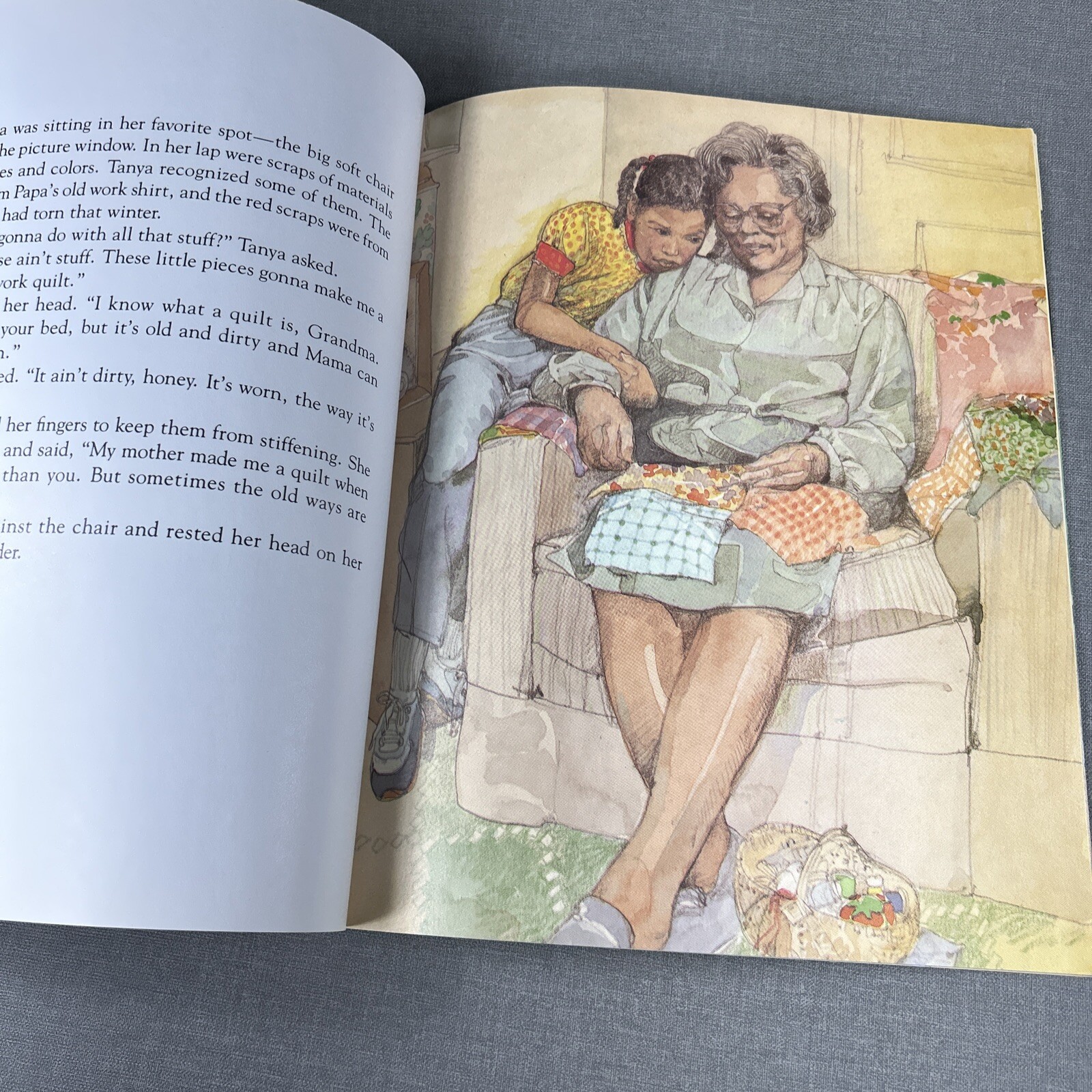 The Patchwork Quilt Valerie Flournoy 1996 Vintage Trade Paperback Book