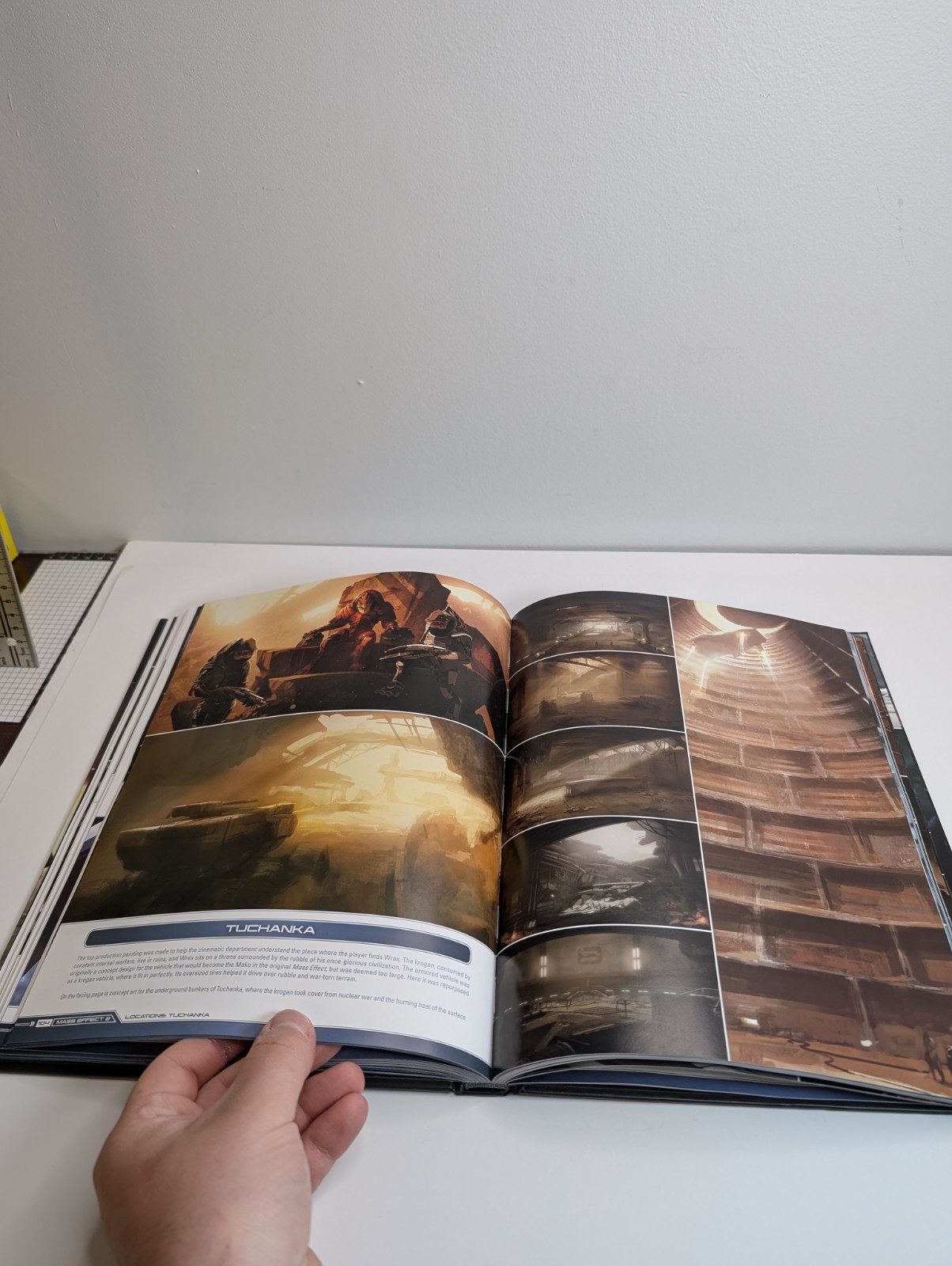 Dark Horse The Art of the Mass Effect Universe Hardcover Art Book 2012 Used