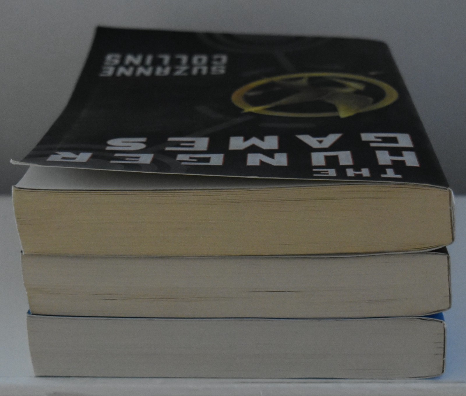 The Hunger Games Book 1-3 by Suzanne Collins, TPB/VGC