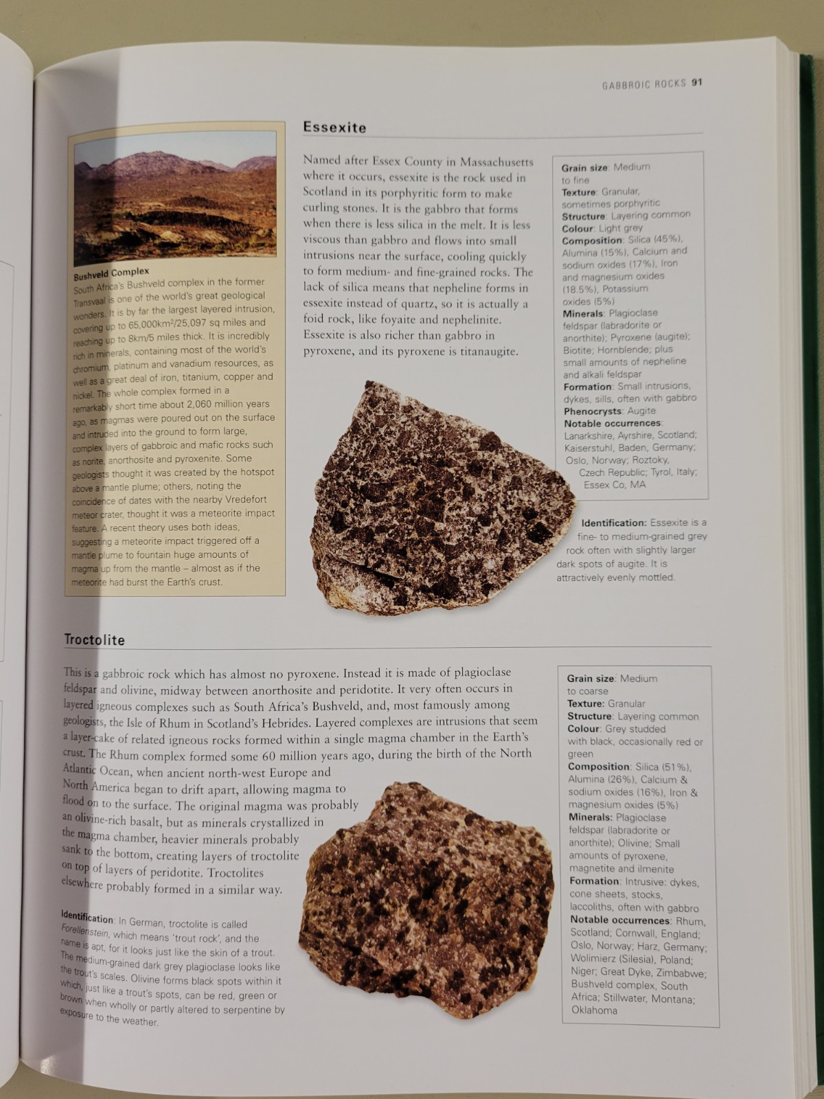 ILLUSTRATED GUIDE TO ROCKS AND MINERALS John Farndon (2012, Soft) VERY GOOD