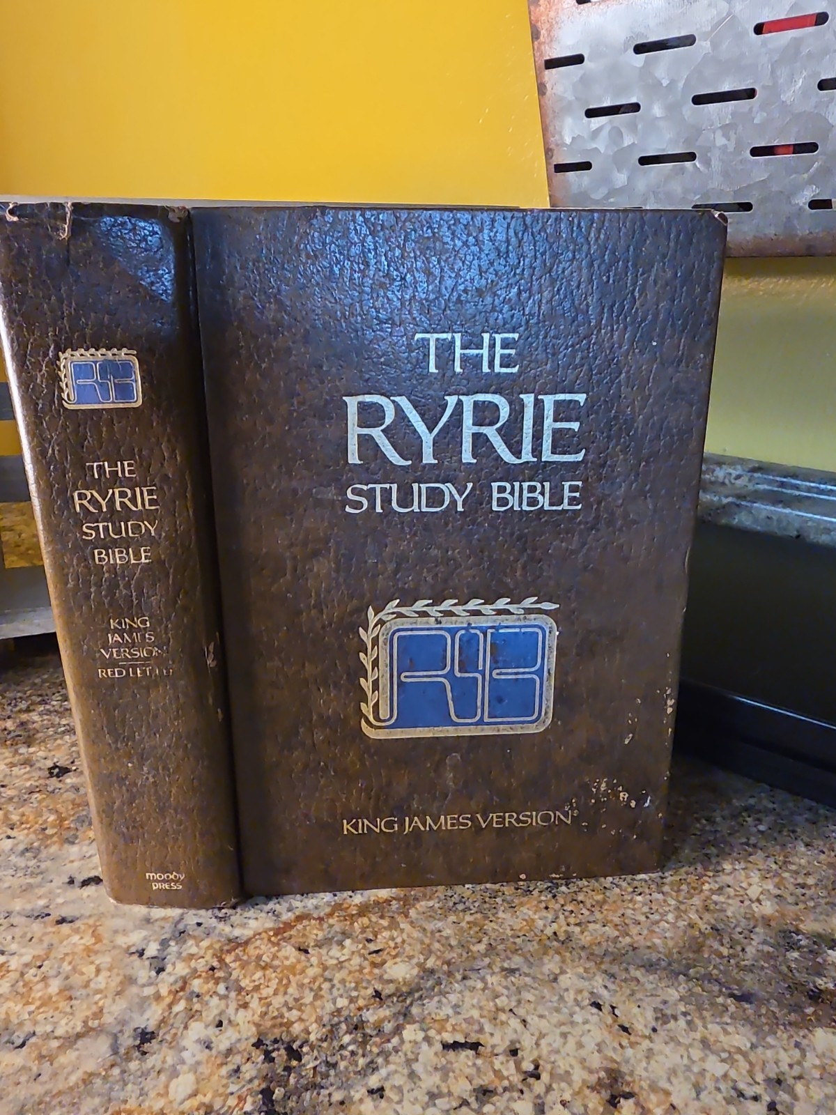 The Ryrie Study Bible King James Version 1978 Hardcover Colored Maps Red Letter