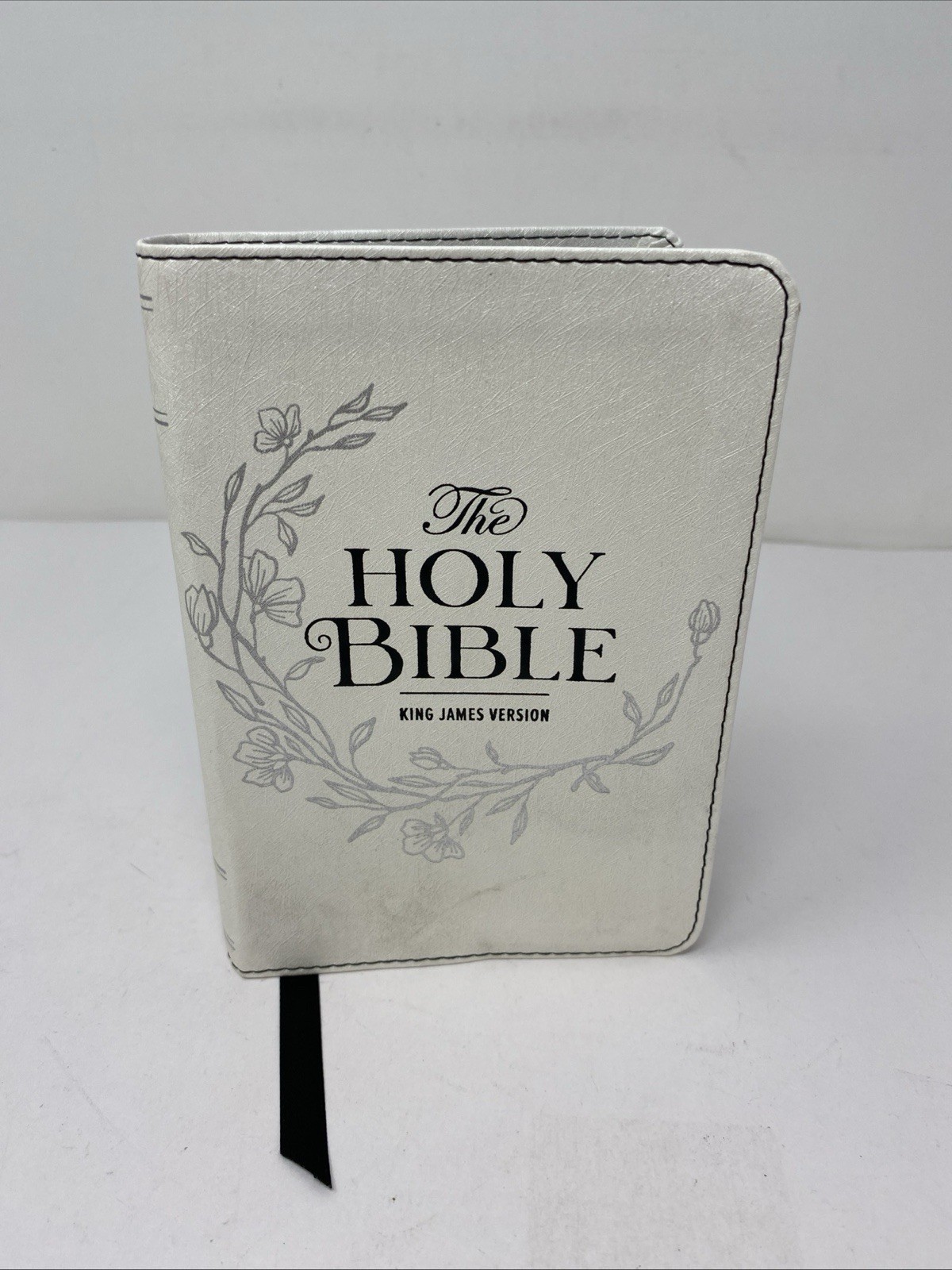 KJV Bible Compact Faux Leather White by Christian Art Gifts VG FREE SHIPPING!