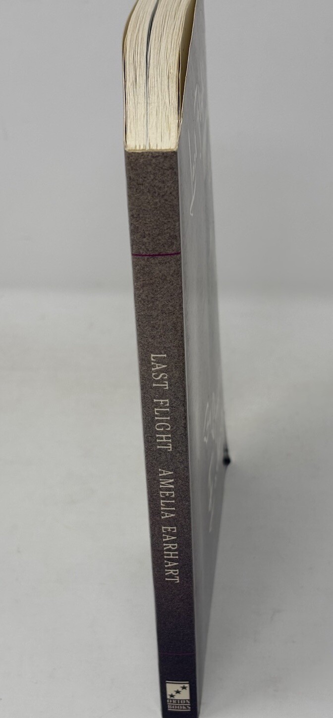 Last Flight By Amelia Earhart historical nonfiction 135 pages softcover