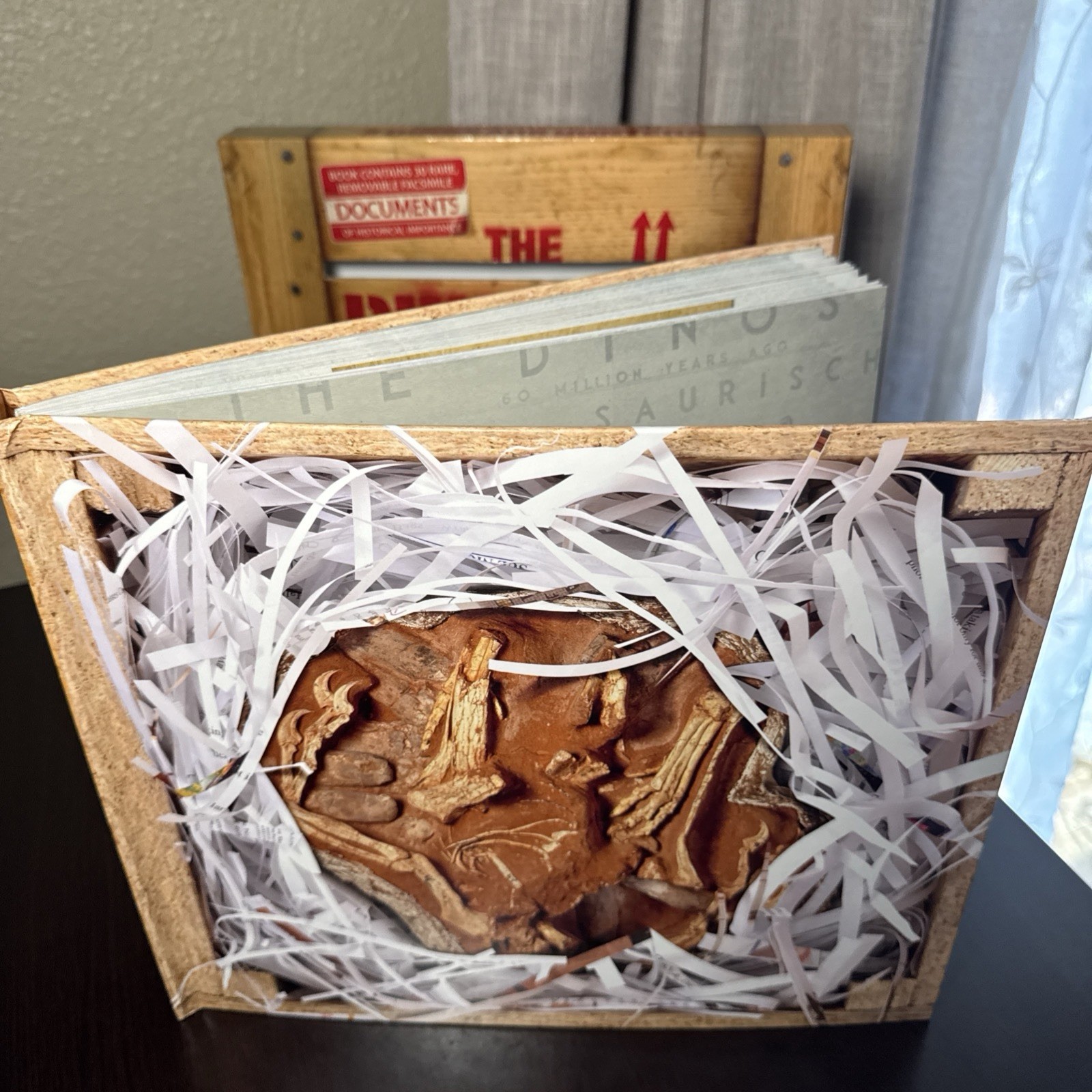 The Dinosaur Hunters | HC w/ 30 Fascimile Documents | Crate Case | Lowell Dingus
