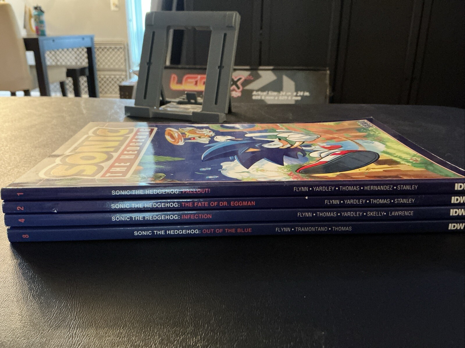 Sonic the Hedgehog) 1, 2, 4 & 8 [BOOKS NOT IN ORDER!!!!!!!!]