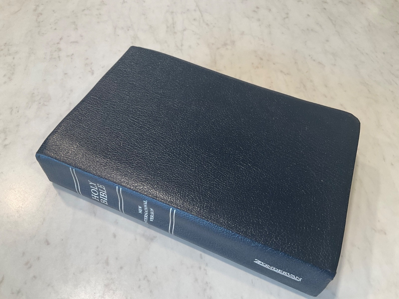NIV Bible 1984 Large Print Reference Navy Bonded Leather Red Letter Text