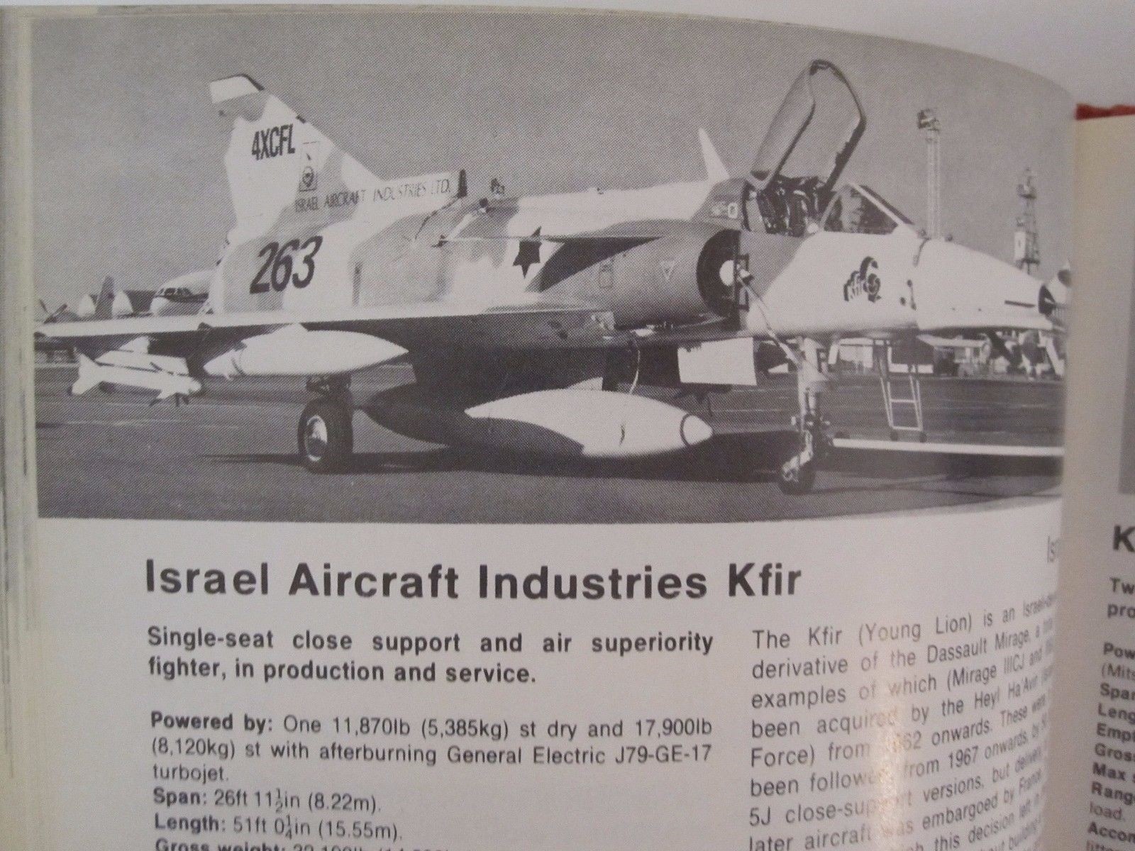 Military Aircraft of the World – 223 pages, BW Photos