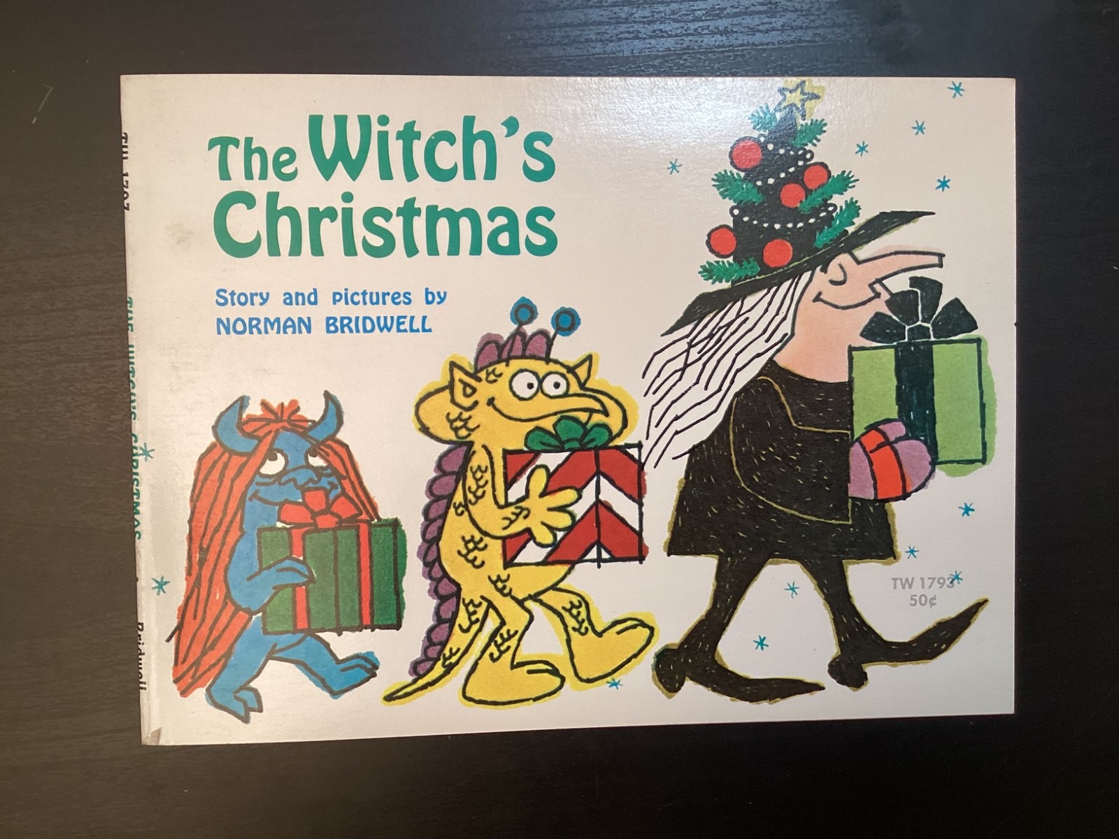 6 Halloween PB Child’s Books Witch’s Christmas Vacation, 5 Frights Goofy Ghosts