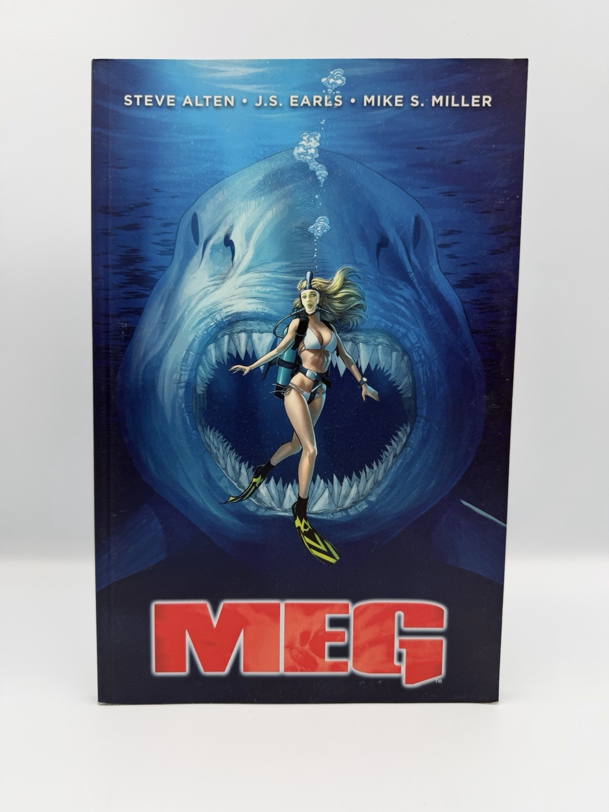 The Meg Graphic Novel Steve Alten Rare TPB Comic Book Megalodon 2019 BLACKLIST