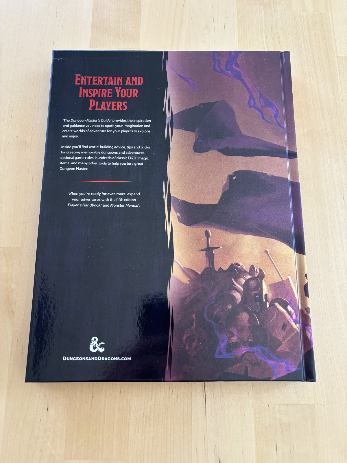 Dungeons and Dragons D&D Dungeon Masters Guide Core Rulebook Hardcover Book 2014