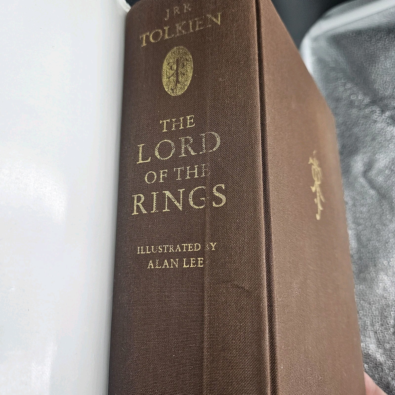 The Lord of the Rings by J.R.R. Tolkien 1991 Hardcover Illustrated Alan Lee 4th