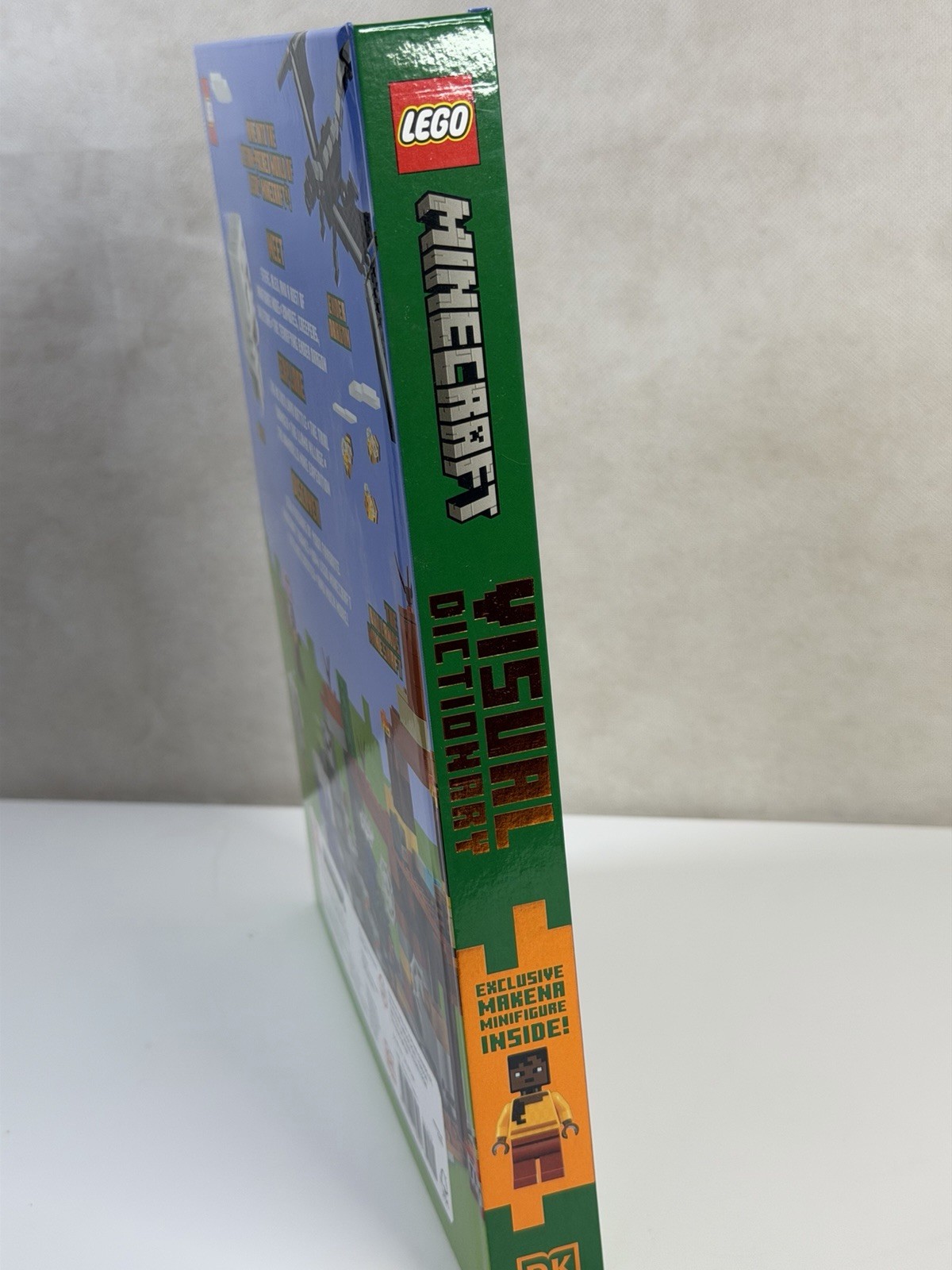 LEGO Minecraft Visual Dictionary: With an Exclusive Minecraft Minifigure NEW