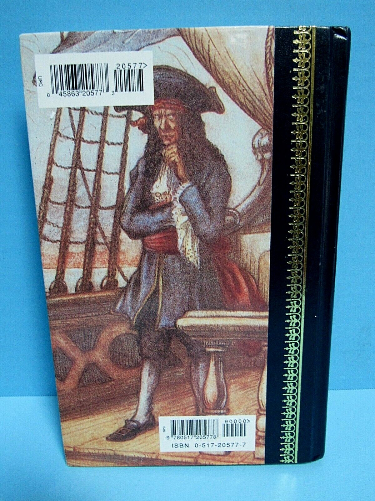 1999 EDITION PETER PAN 267-PAGE HARDCOVER BOOK BY SIR JAMES M. BARRIE
