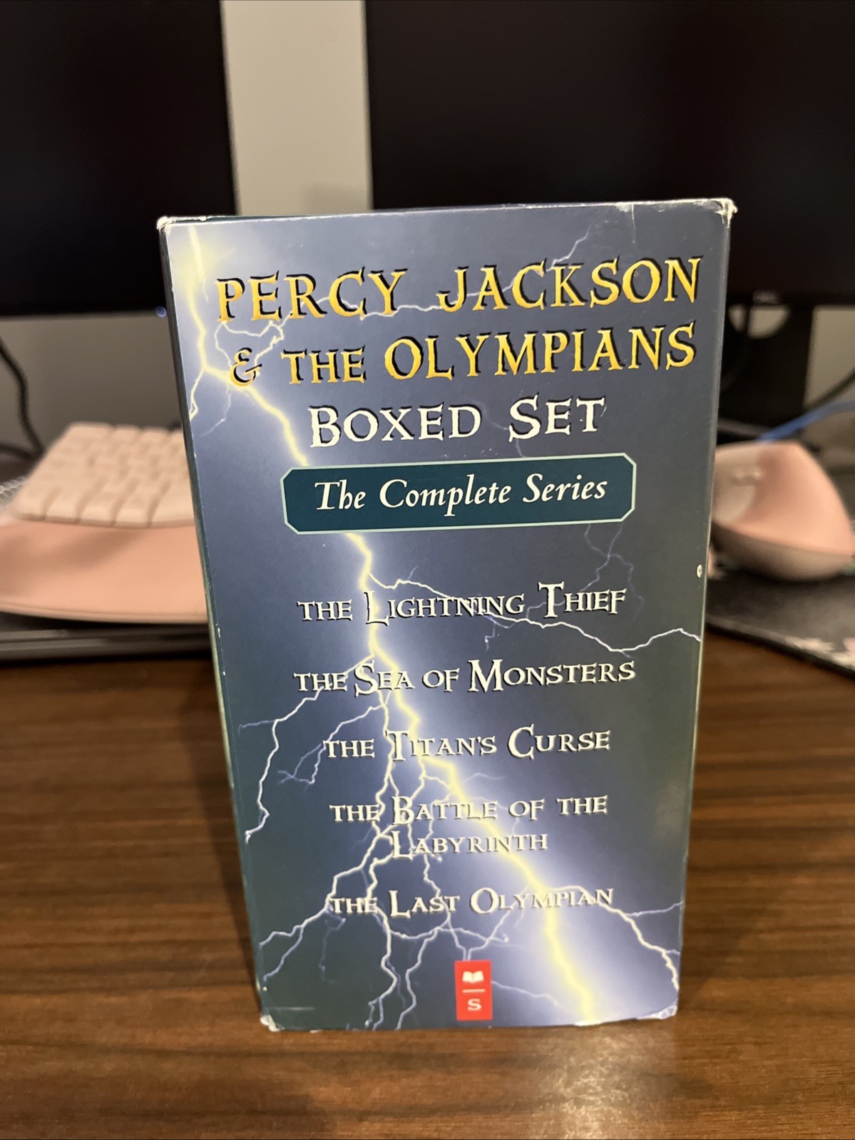Piercy Jackson & The Olympians The Complete Series Boxed Set -Rick Riordan Books
