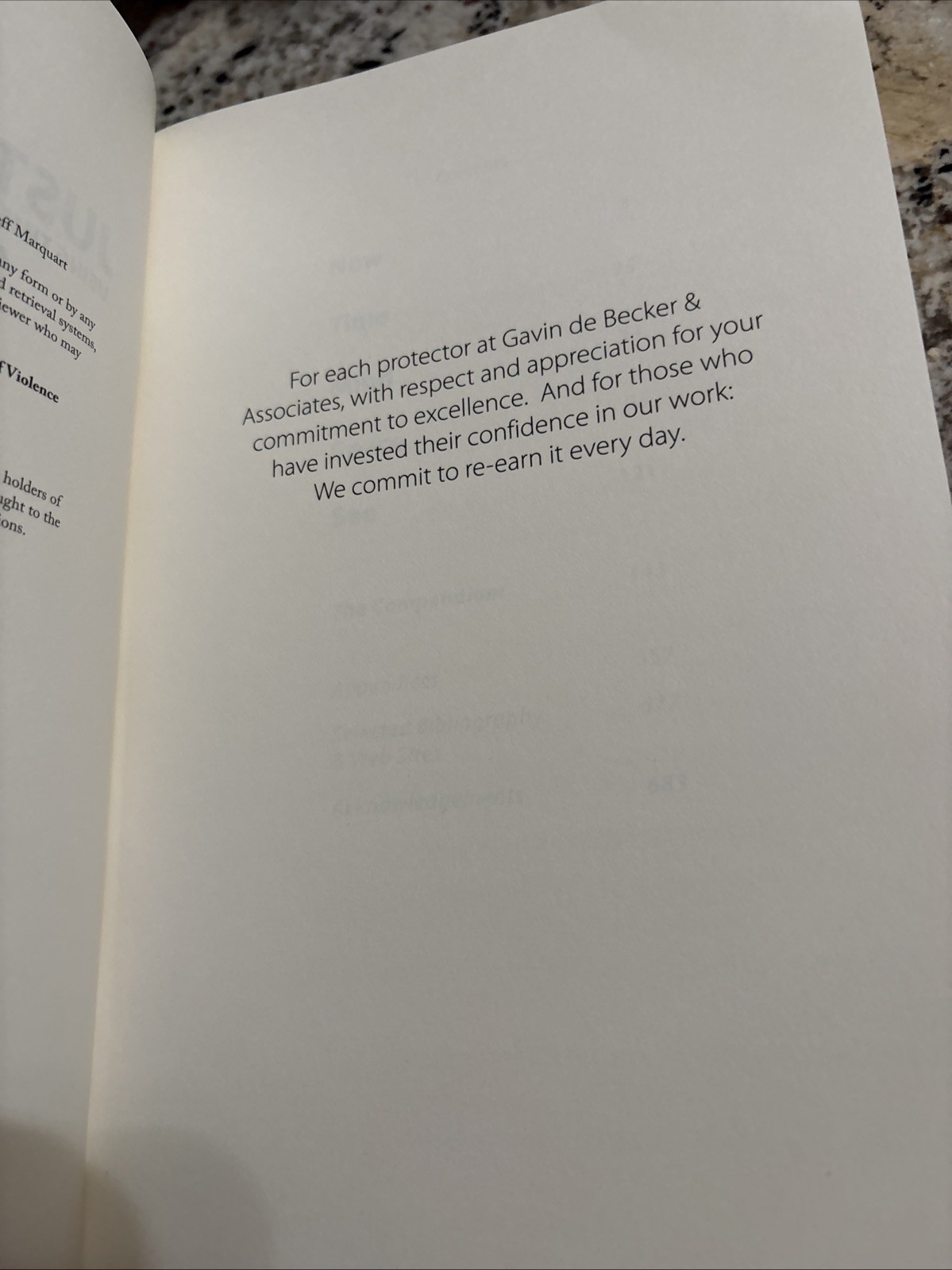 Just 2 Seconds by Gavin de Becker, Tom Taylor &Jeff Marquart, 1st edition 2008