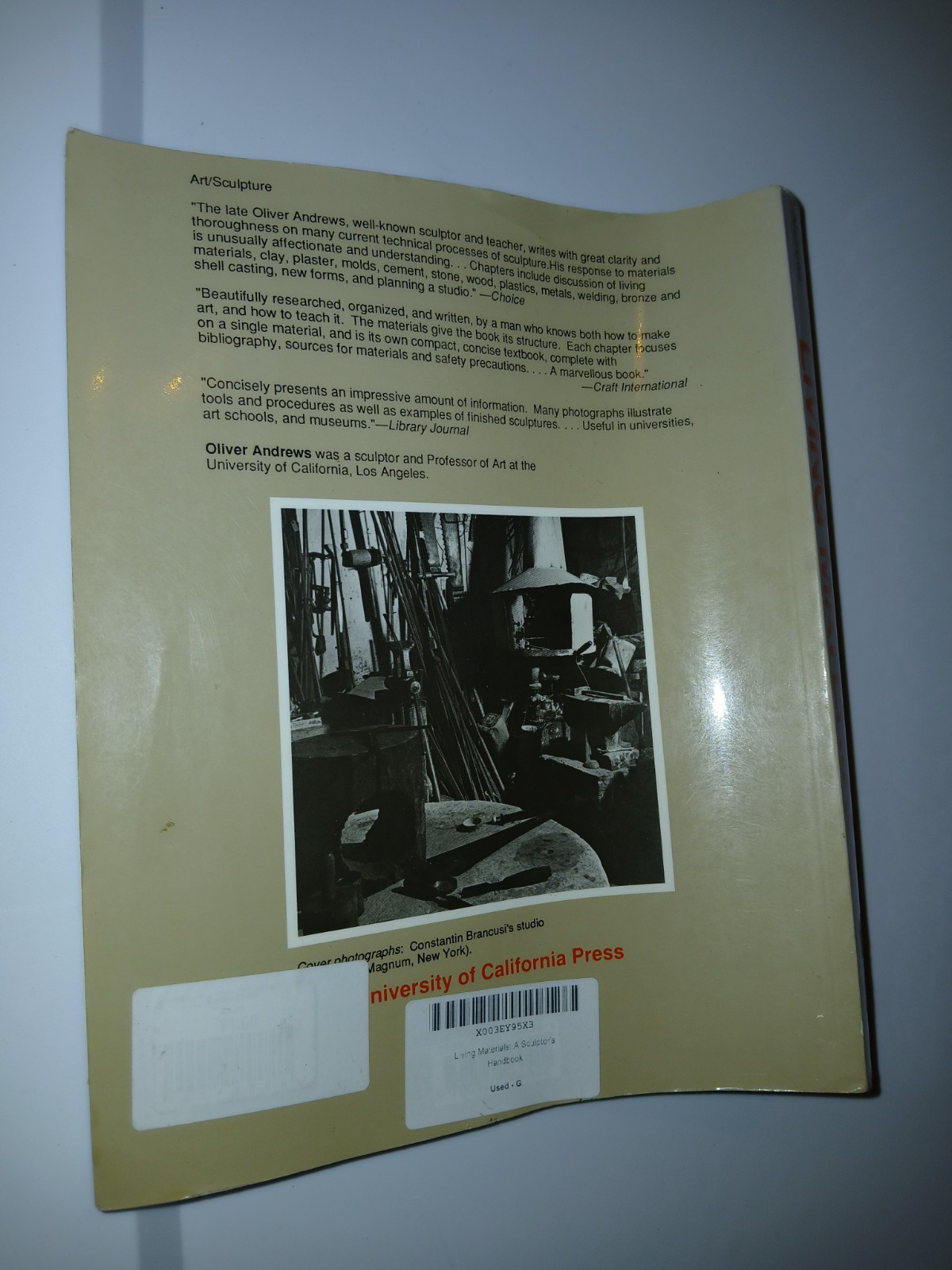 Living Materials: A Sculptor’s Handbook – Paperback By Andrews, Oliver – GOOD