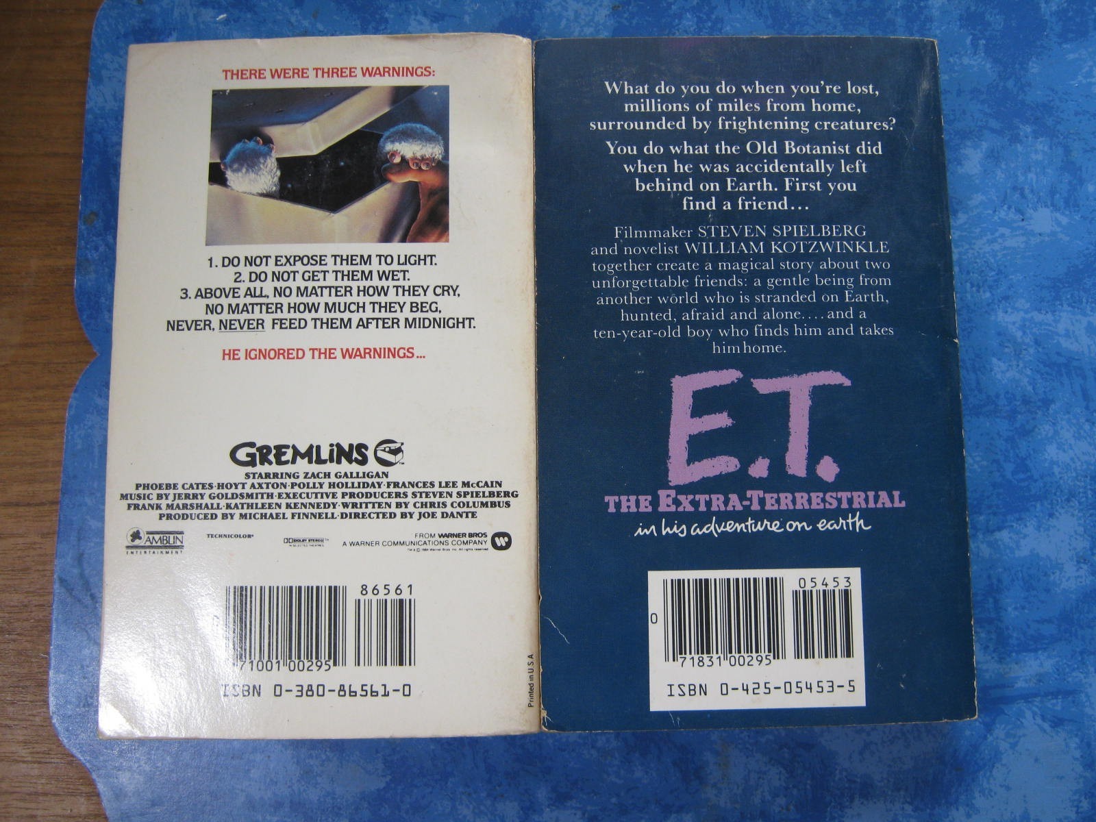 LOT OF 2 STEVEN SPIELBERG PB Gremlins & E.T. The Extra-Terrestrial VGC