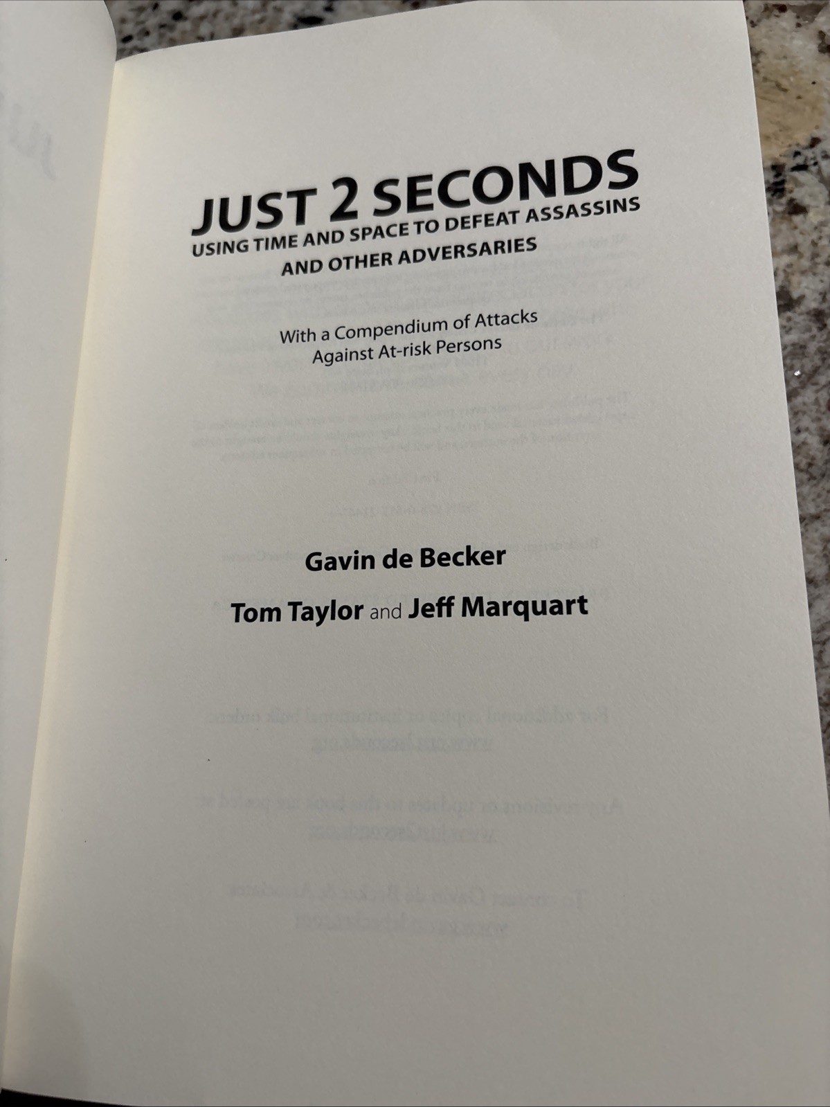 Just 2 Seconds by Gavin de Becker, Tom Taylor &Jeff Marquart, 1st edition 2008