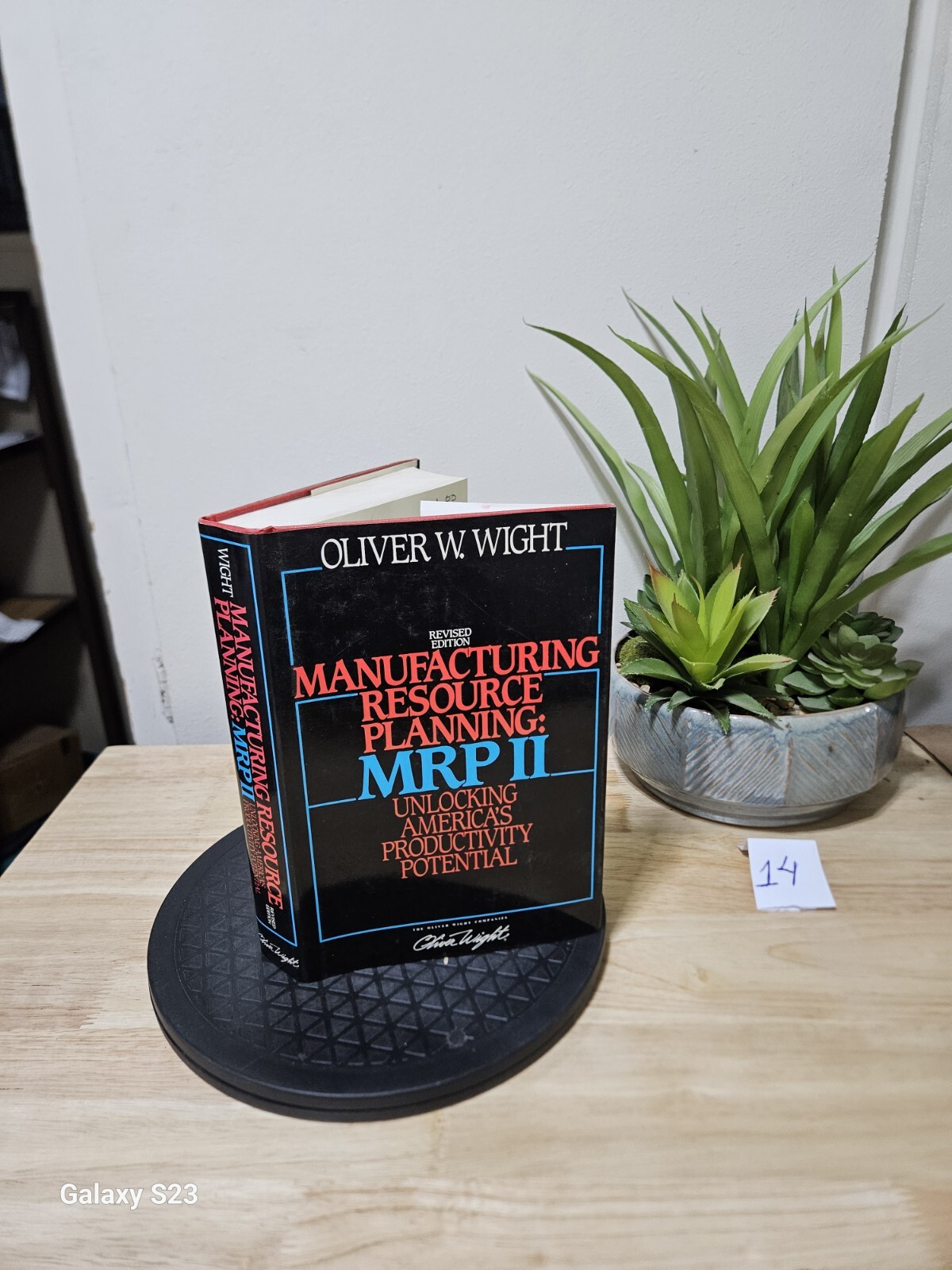 MANUFACTURING RESOURCE PLANNING: MRP II, UNLOCKING By Oliver W Wight 1981 HCDJ