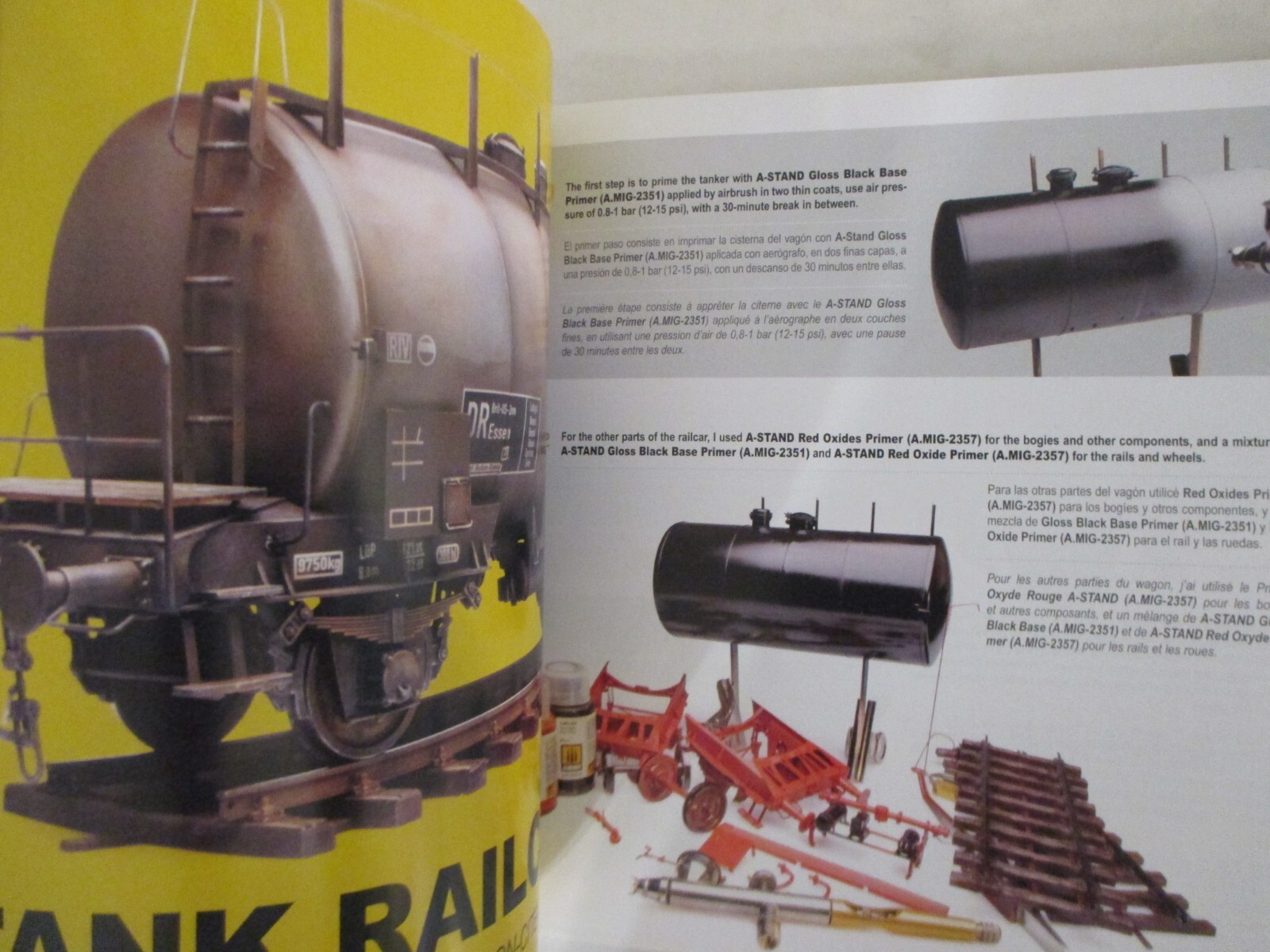 THE WEATHERING TECHNICAL GUIDE 01 – Metallized – 98 pages, English and Spanish