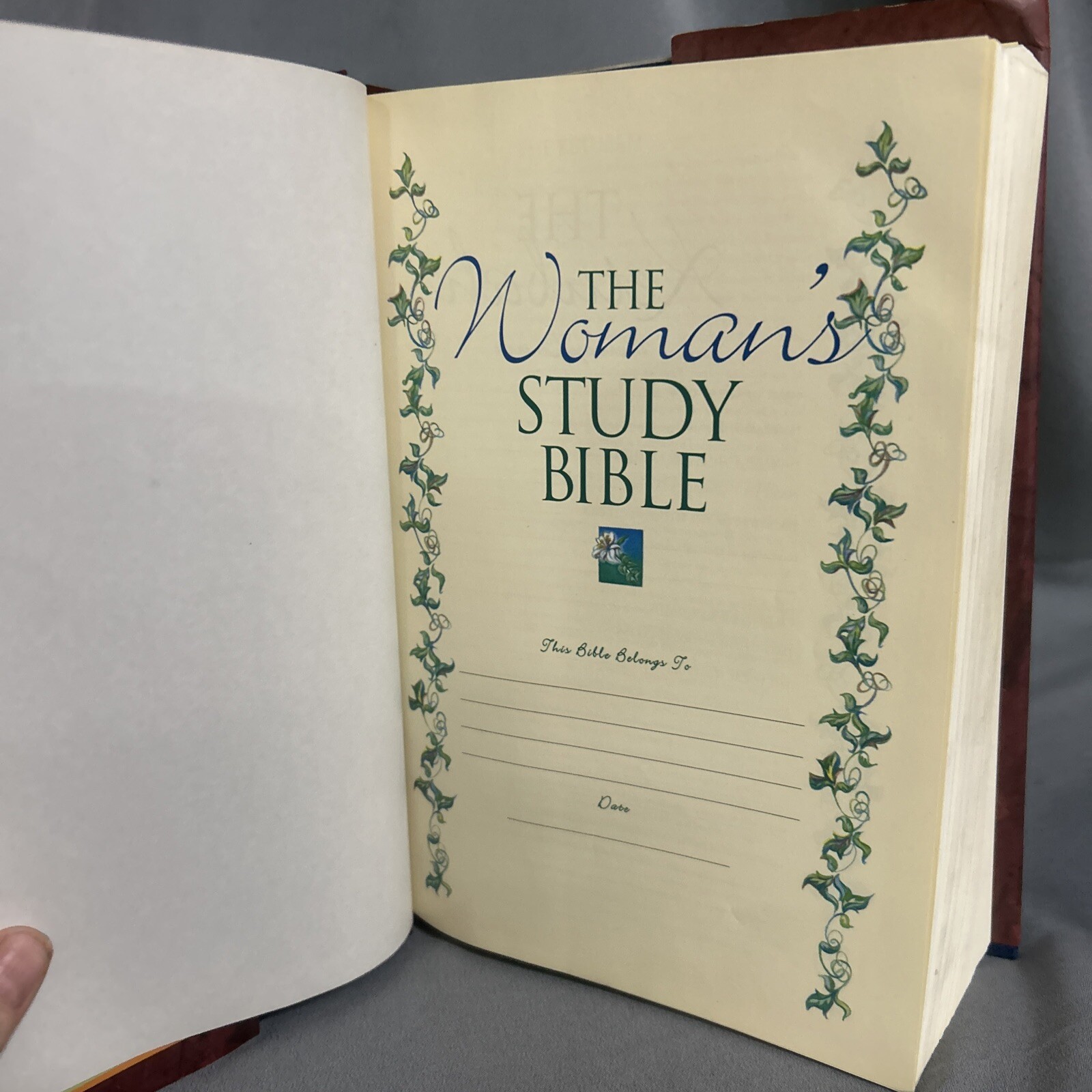 Woman’s Study Bible NKJV Opening the Word of God to Women by Thomas Nelson 922