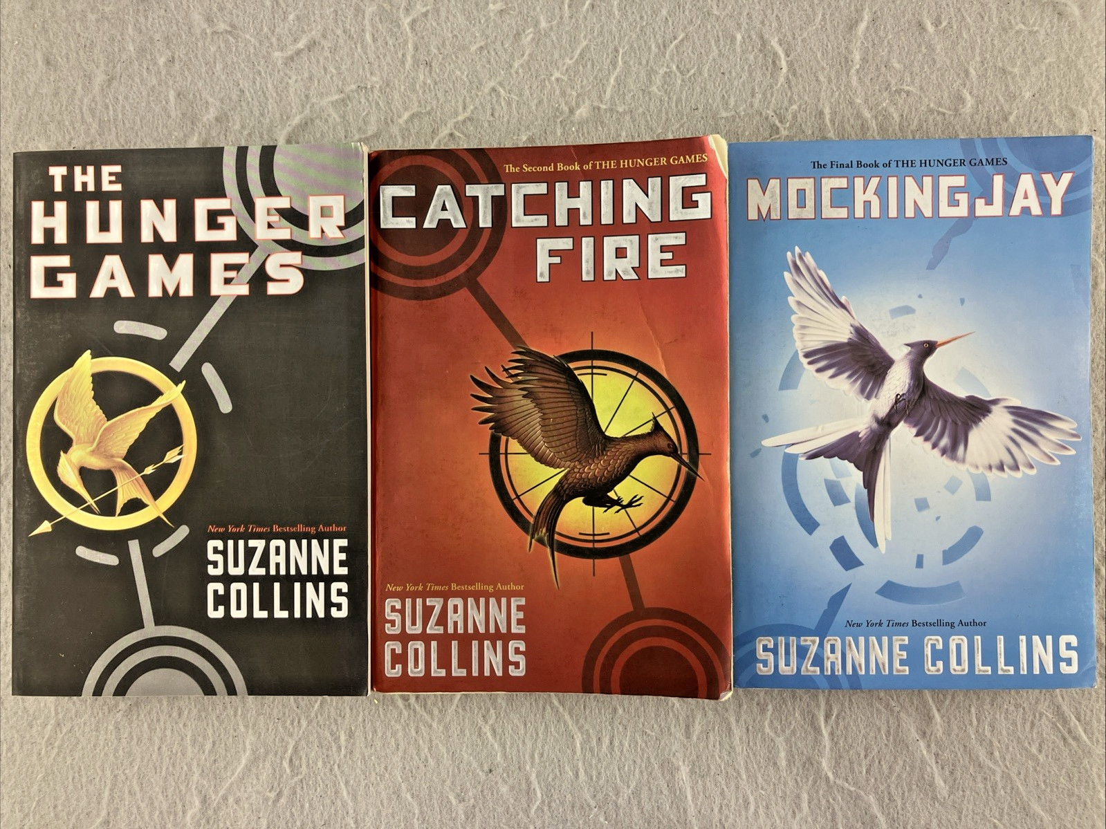 The Hunger Games Trilogy Paperback Boxed Set Suzanne Collins 1-3 / 3 Volumes