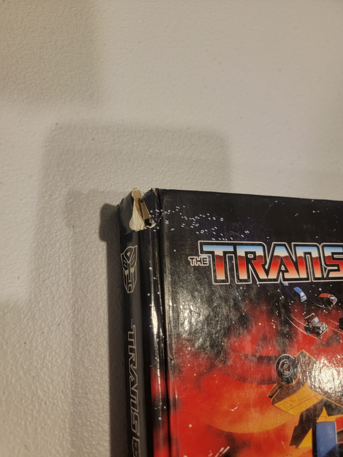 Transformers Legacy Book: The Art of Transformers Packaging + Visual Guide Book