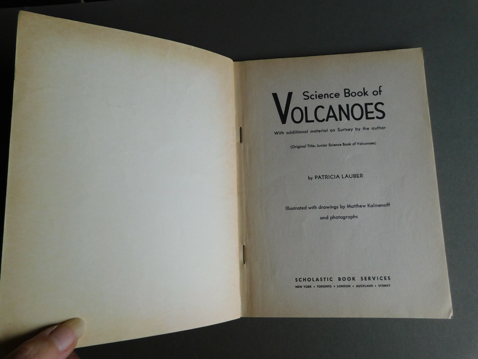 Science Book of Volcanoes – Patricia Lauber – 1969 Scholastic TW1359