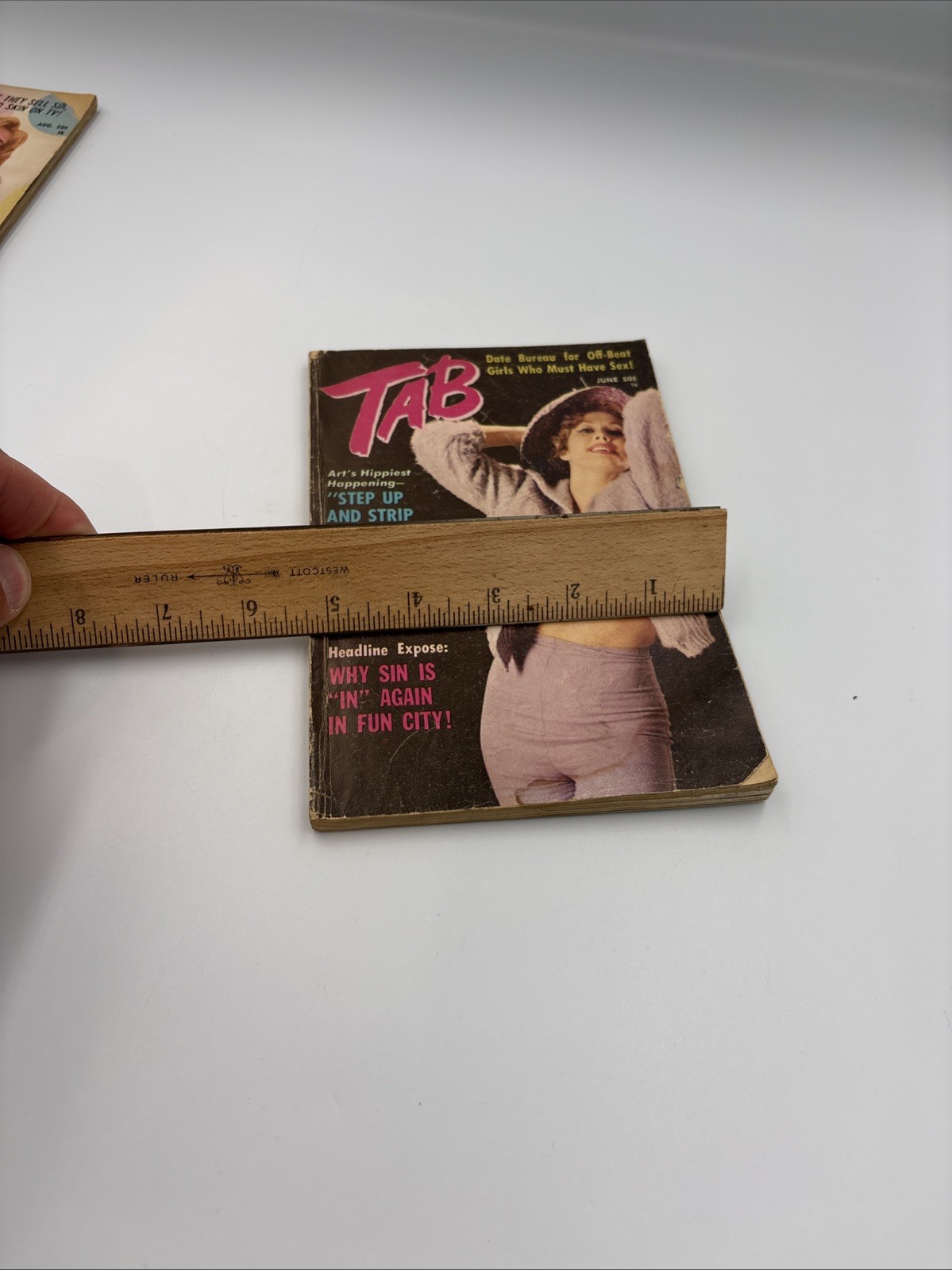 TAB “THE POCKET PICTURE MAGAZINE” June 1968 VINTAGE EROTIC BOOK
