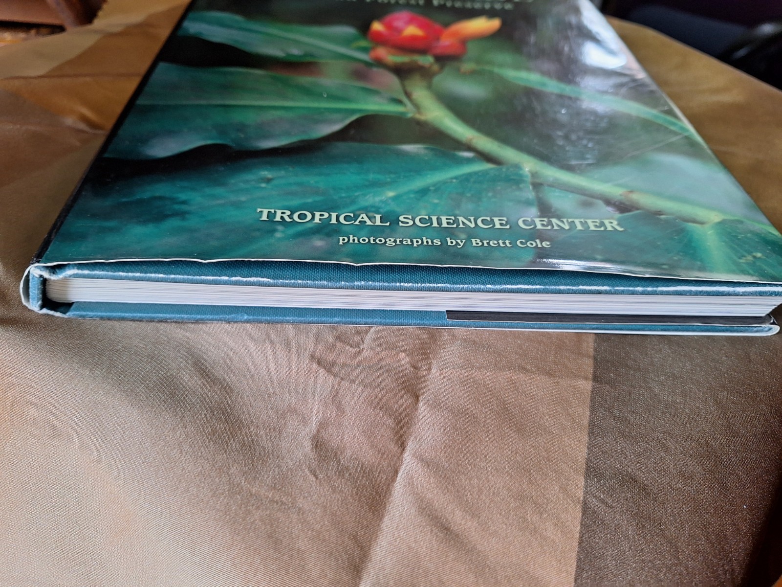 Monteverde: Cloud Forest Preserve Hardcover. English & Spanish, 152 pages