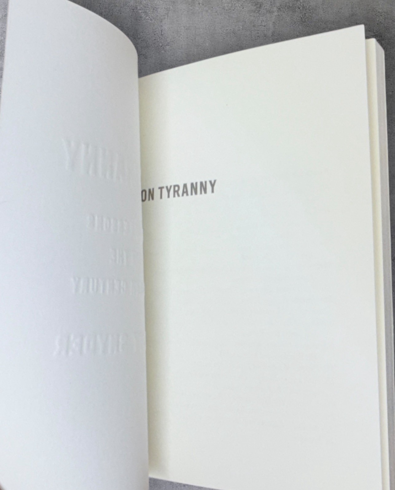 On Tyranny: Twenty Lessons from the Twentieth Century Snyder, Timothy paperback