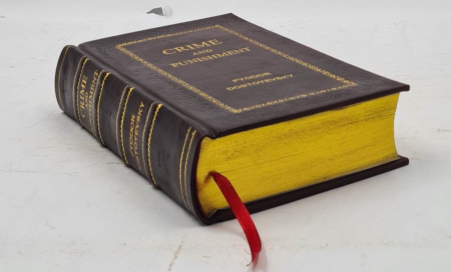 Crime And Punishment: (Penguin Classics Deluxe Edition) [Premium Leather Bound]