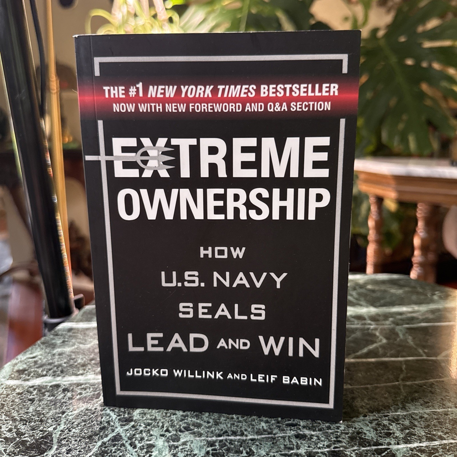 Extreme Ownership How U.S. Navy SEALs Lead and Win Like New Book 2017