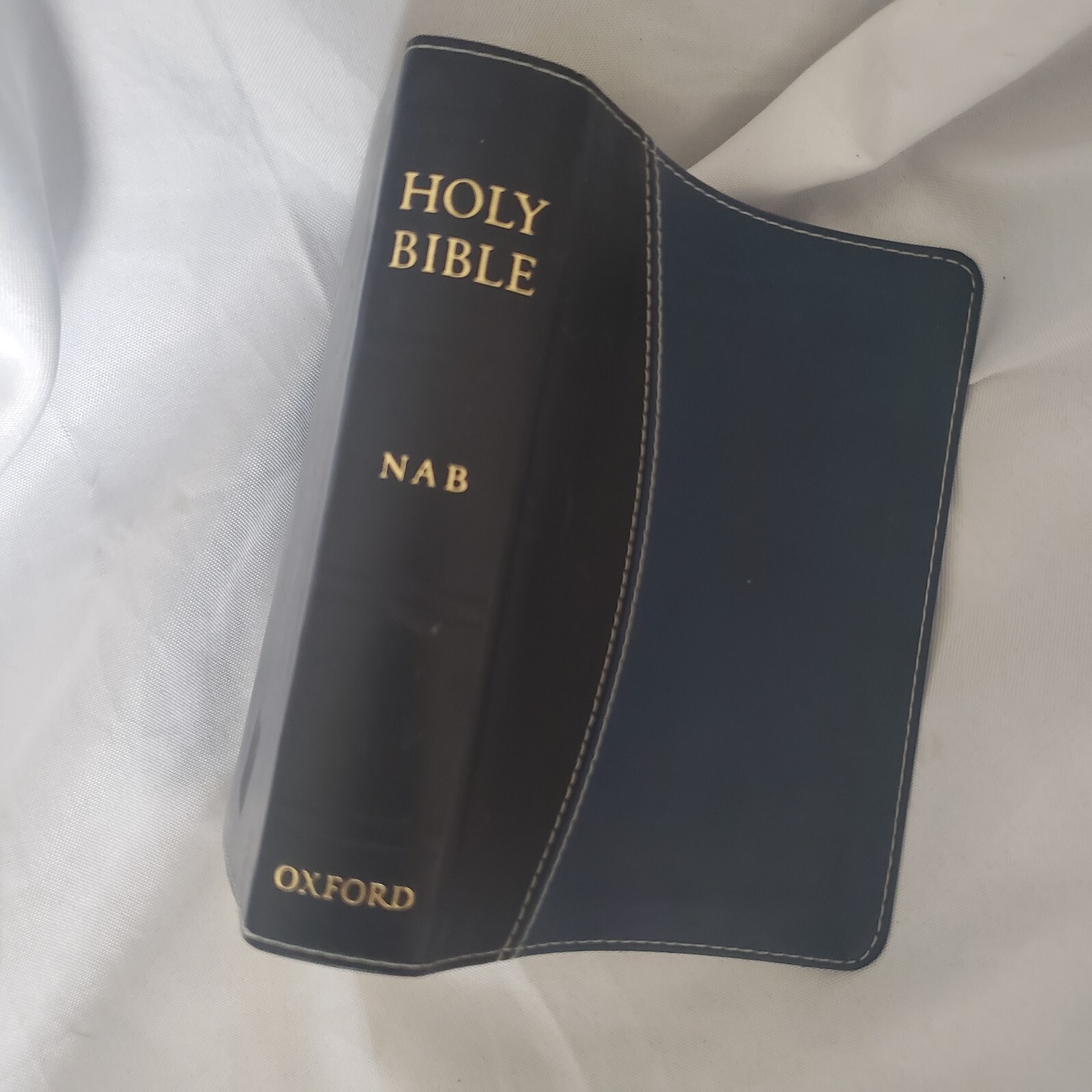 Holy Bible The New American Bible Year 2004 Vegan Leather Bound Oxford Press