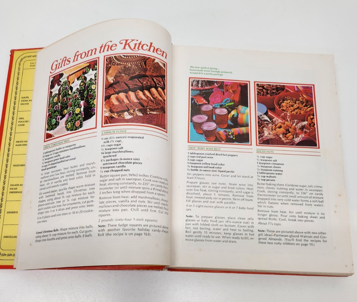 Vintage 1972 Betty Crocker’s Pie Cover Sear Holiday Edition Cookbook