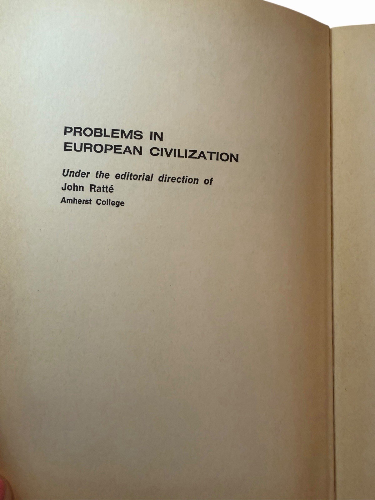 The Zionist Movement in Palestine and World Politics N. Gordon Levin PB 1974