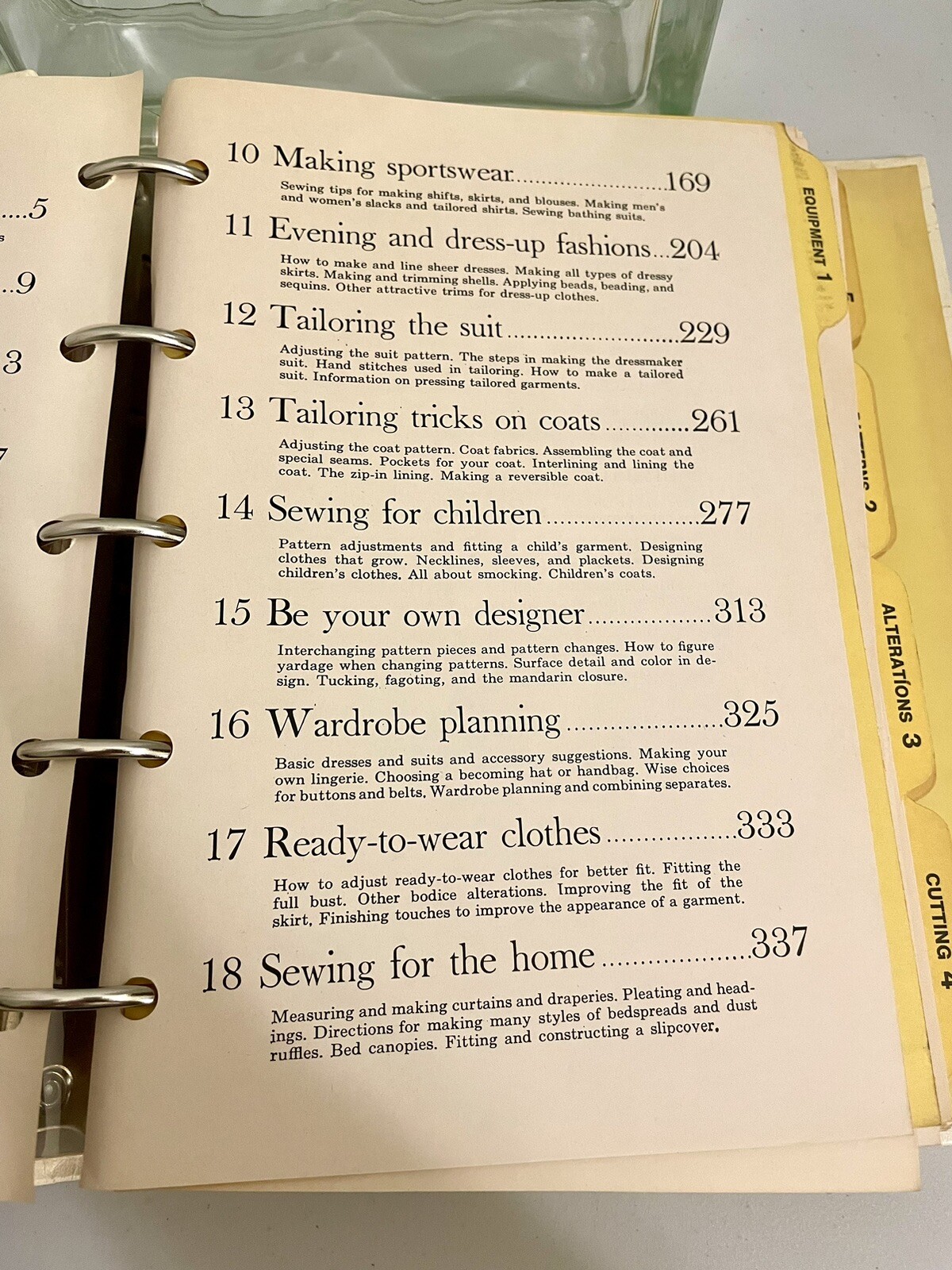Sewing Book Better Homes and Gardens 1970 Illustrated HC 5-Ring Binder 360 Pages