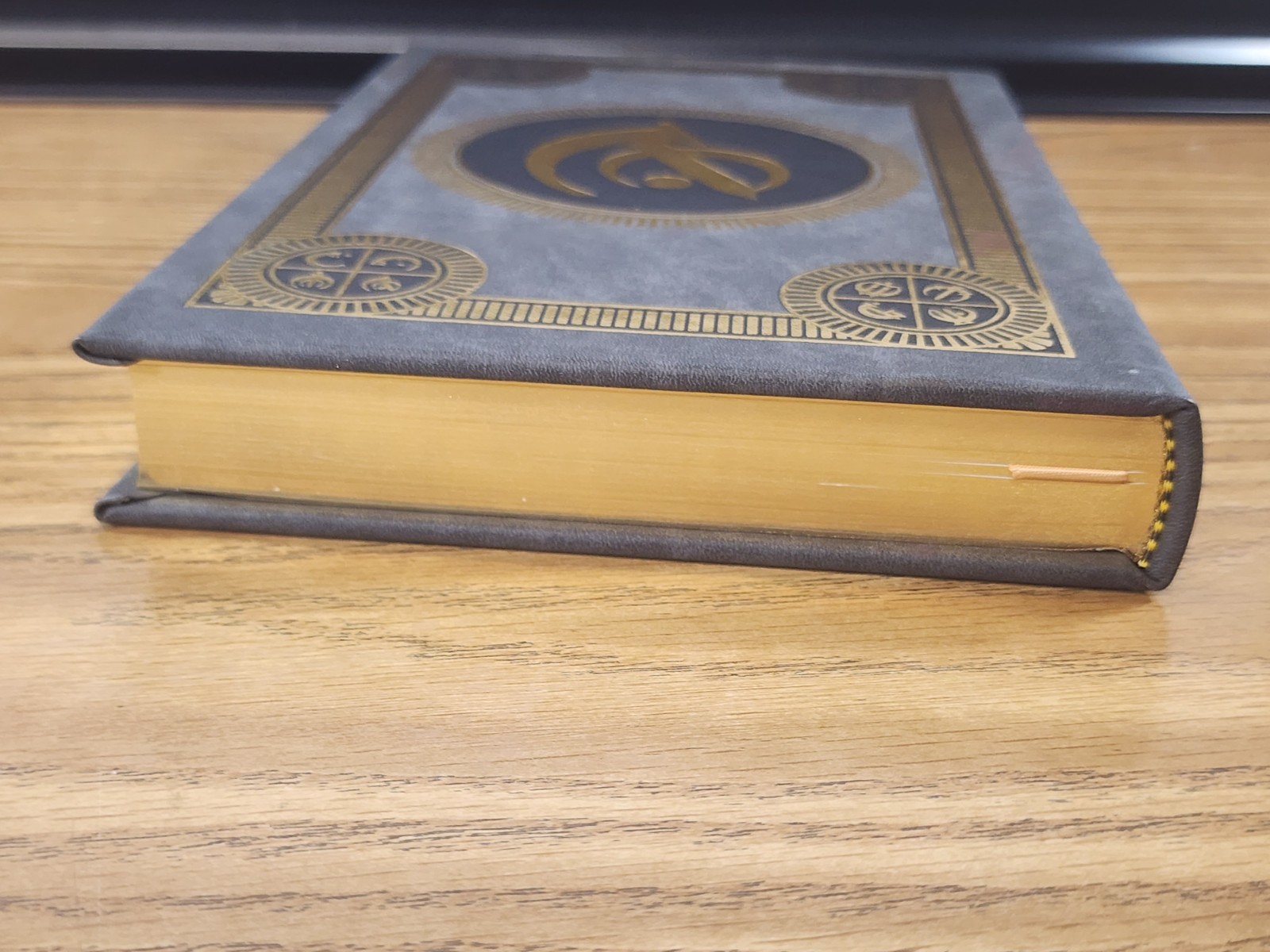 The Alloy Of Law by Brandon Sanderson – Leatherbound – Signed – Mint