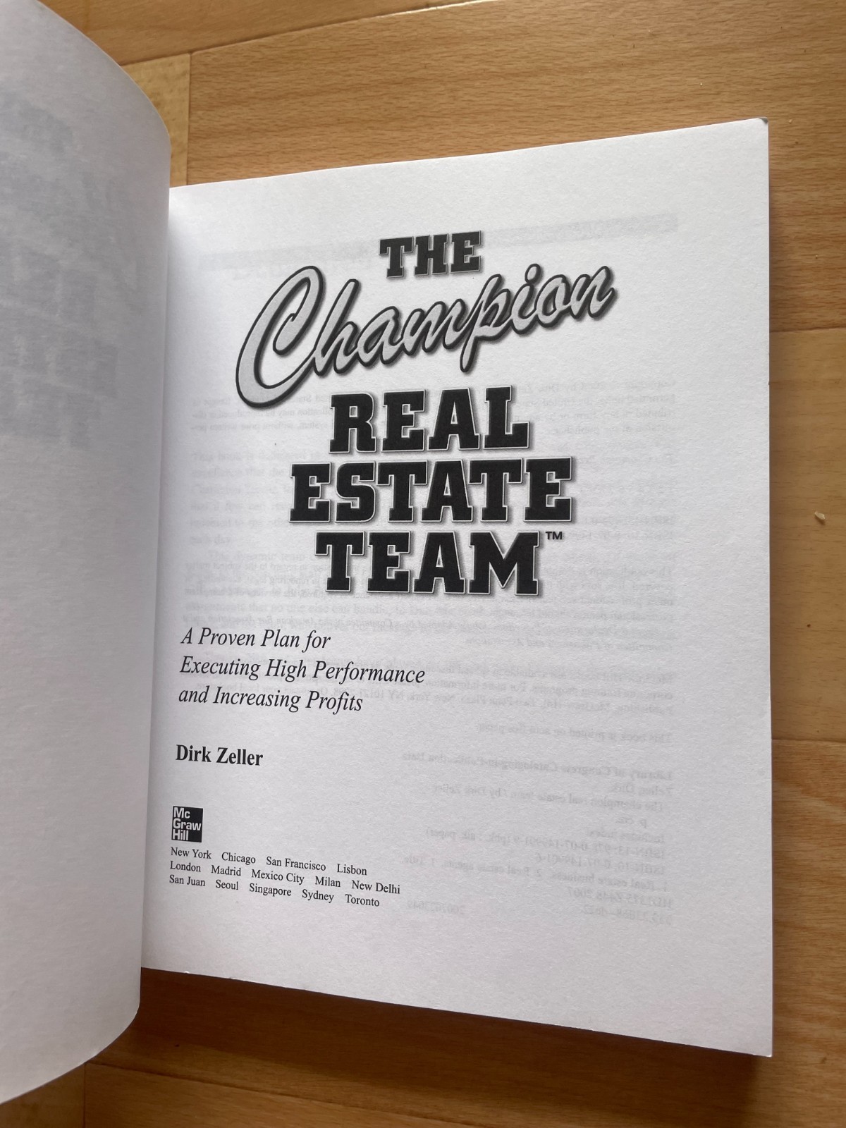 LIKE NEW. DIRK ZELLER. THE CHAMPION REAL ESTATE TEAM. PROVEN PLAN. 314 PAGES
