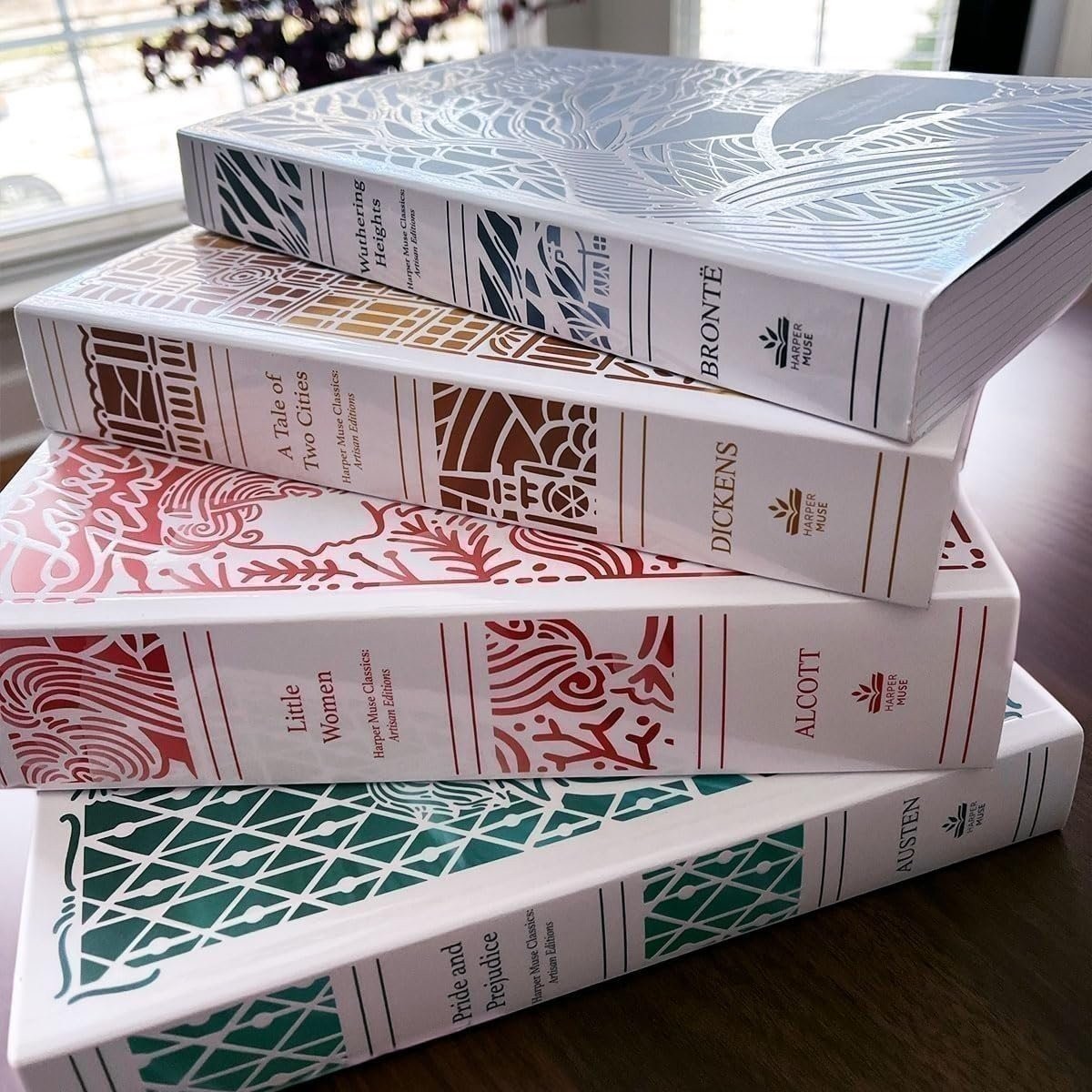 A Tale of Two Cities (Artisan Edition) (Harper Muse: Artisan Edition)
