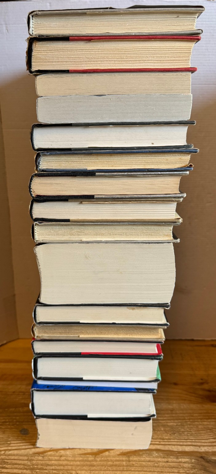 Large Horror Suspense Thriller Lot 32 Books HCDJ Vintage Stephen King Anne Rice